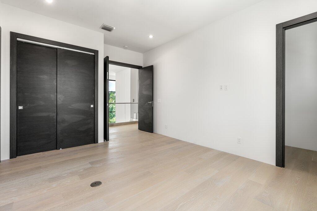 PIRATES COVE - Residential