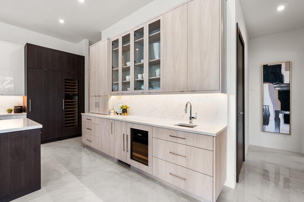 PIRATES COVE - Residential