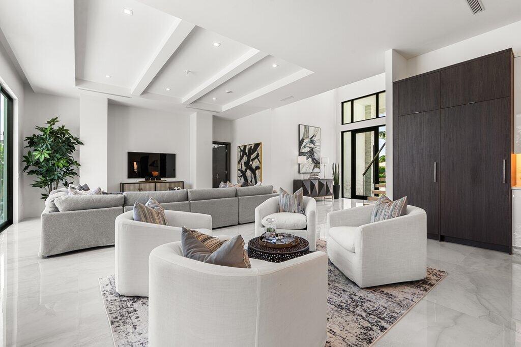 PIRATES COVE - Residential