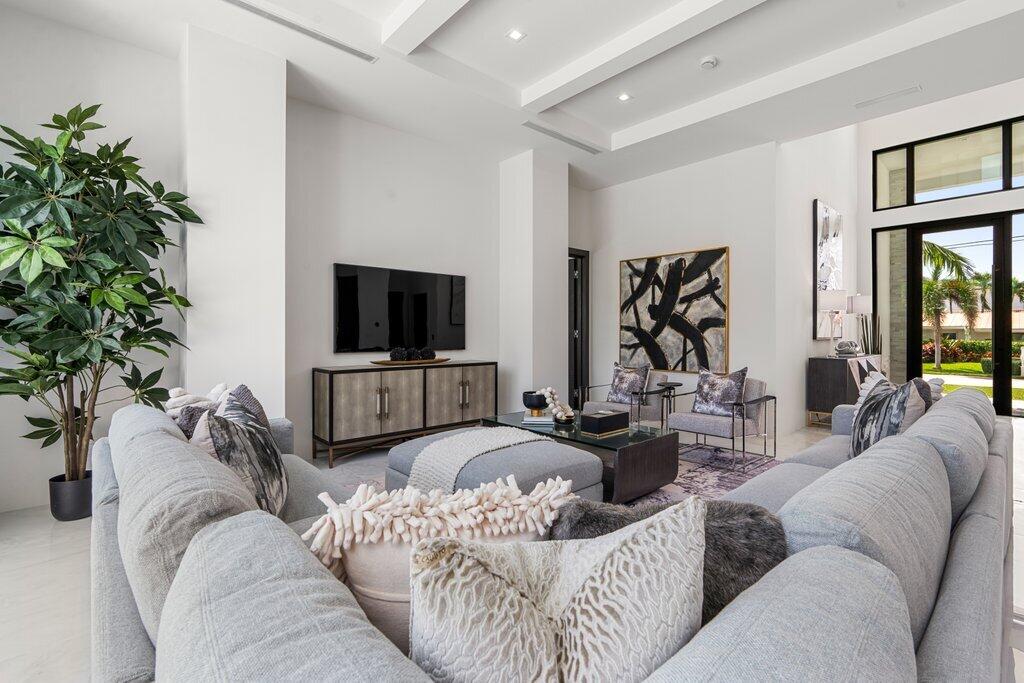 PIRATES COVE - Residential