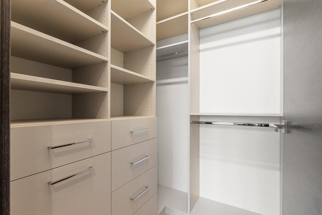 PIRATES COVE - Residential