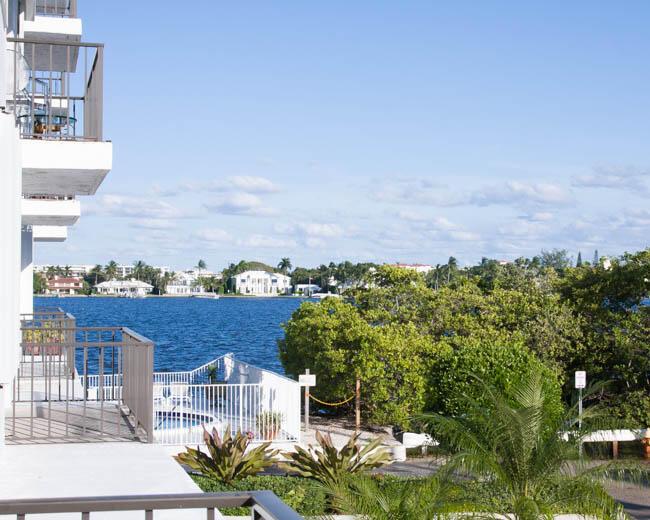 Bright one of a kind 1/1 modern unit with stunning intercoastal VIEWS. Large uniform tile throughout, newer a/c unit, lots of storage, indoor/outdoor living! Low maintenance.