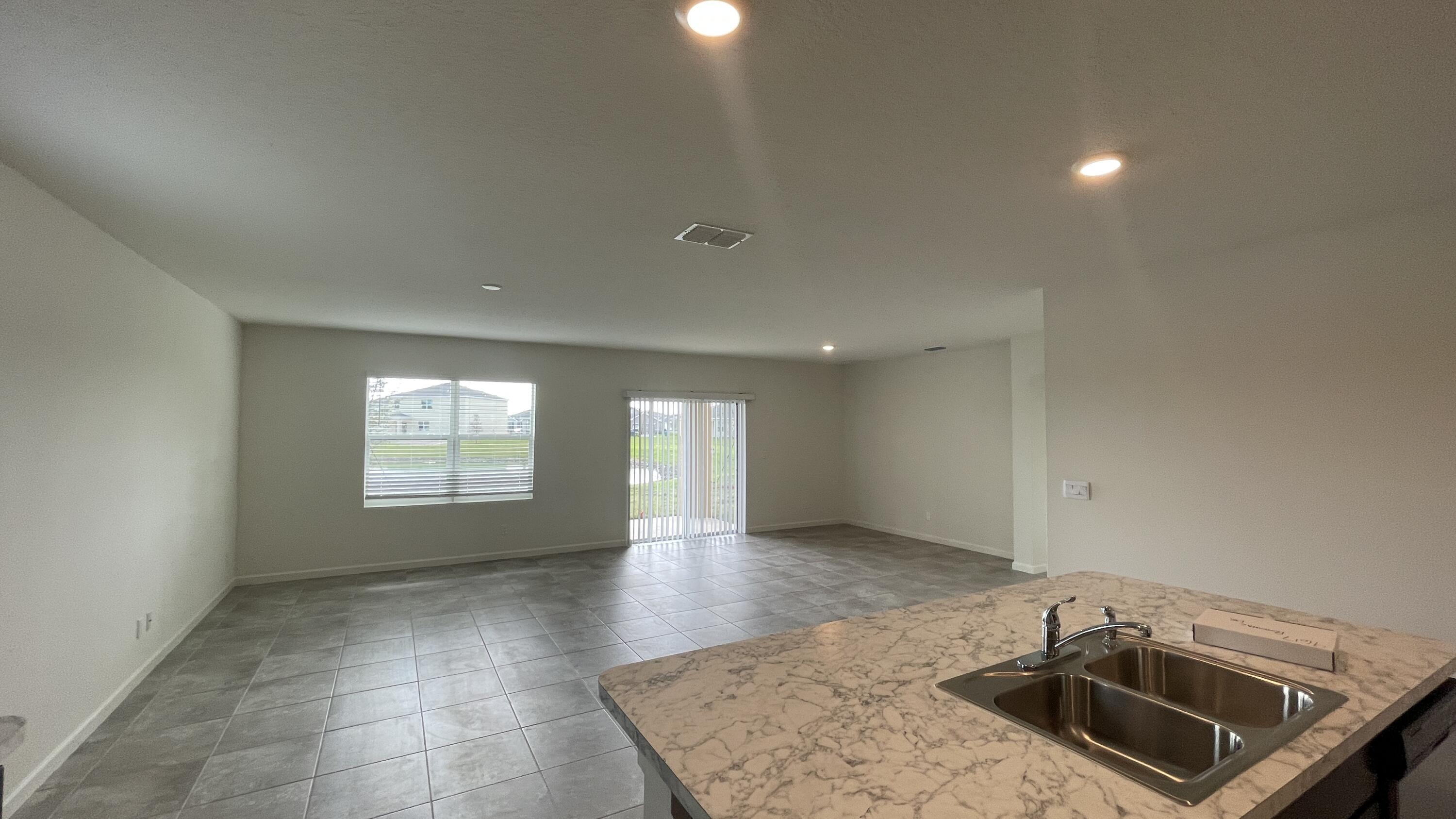 CREEKSIDE PLAT NO. 4 - Residential Lease