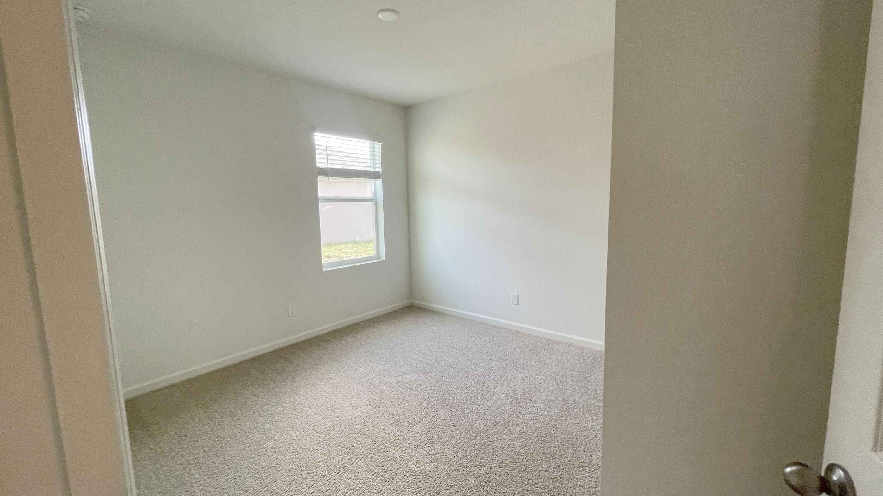 CREEKSIDE PLAT NO. 4 - Residential Lease