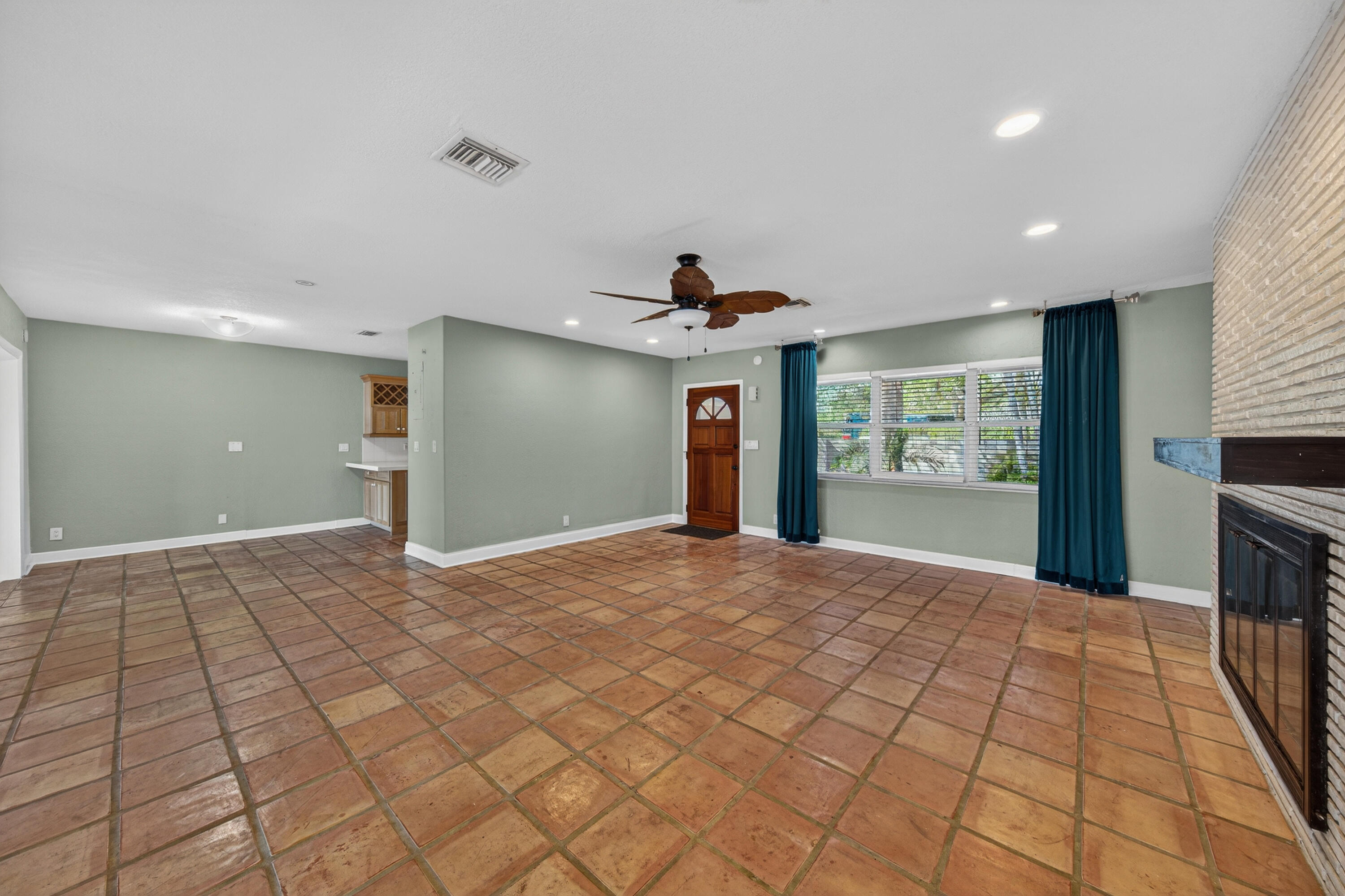 HILLSBORO HARBOR - Residential Lease