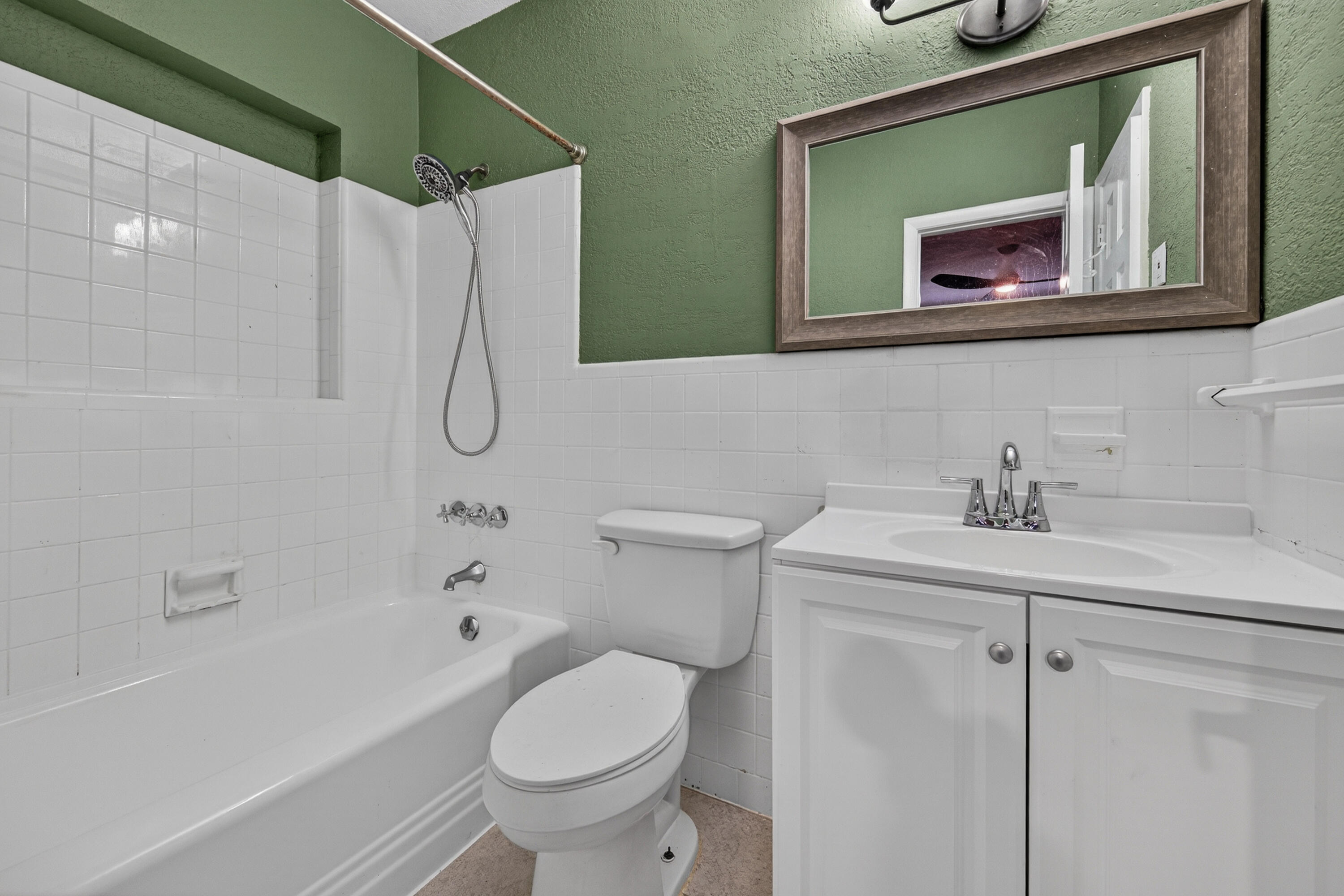 HILLSBORO HARBOR - Residential Lease