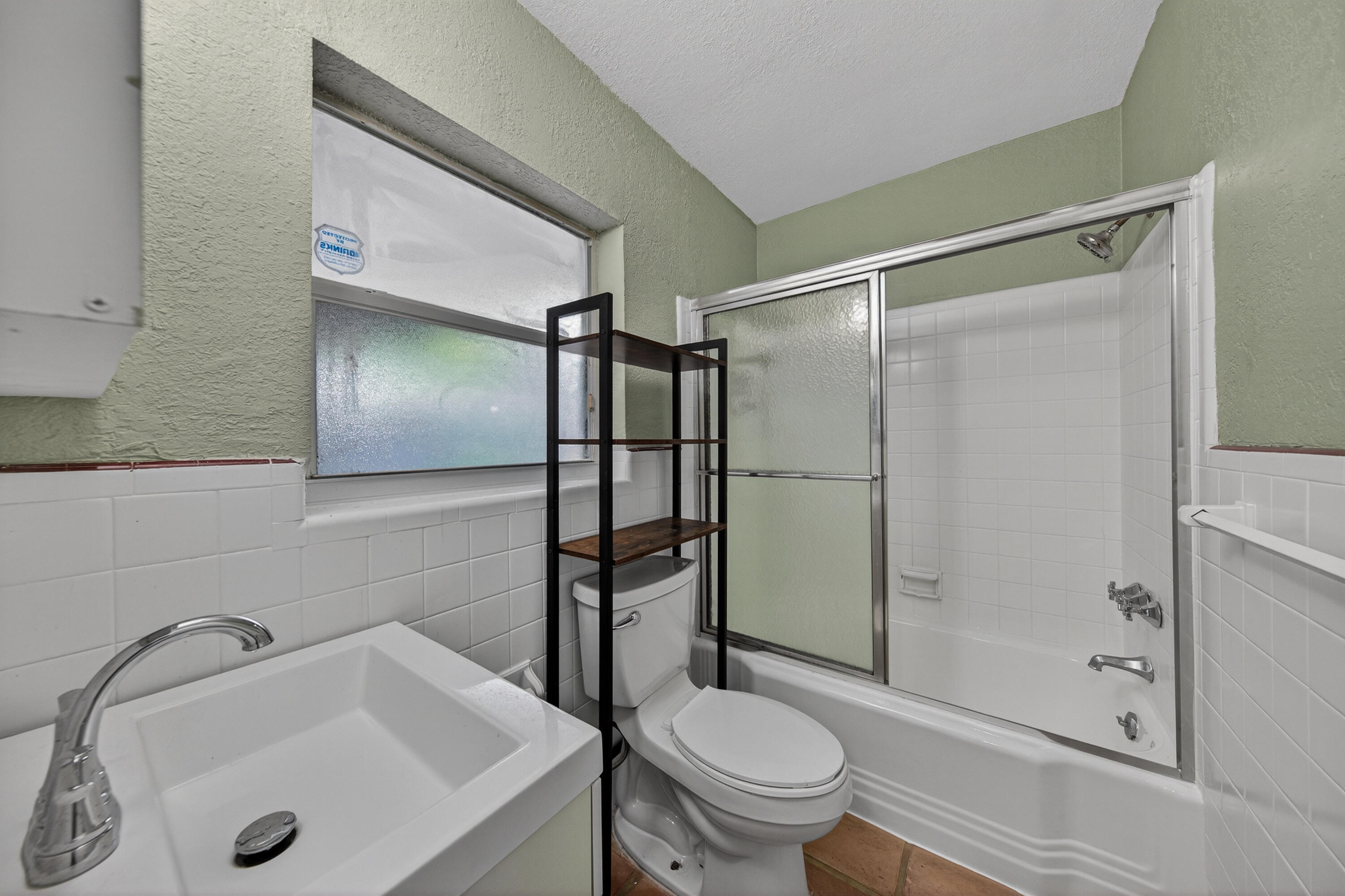 HILLSBORO HARBOR - Residential Lease