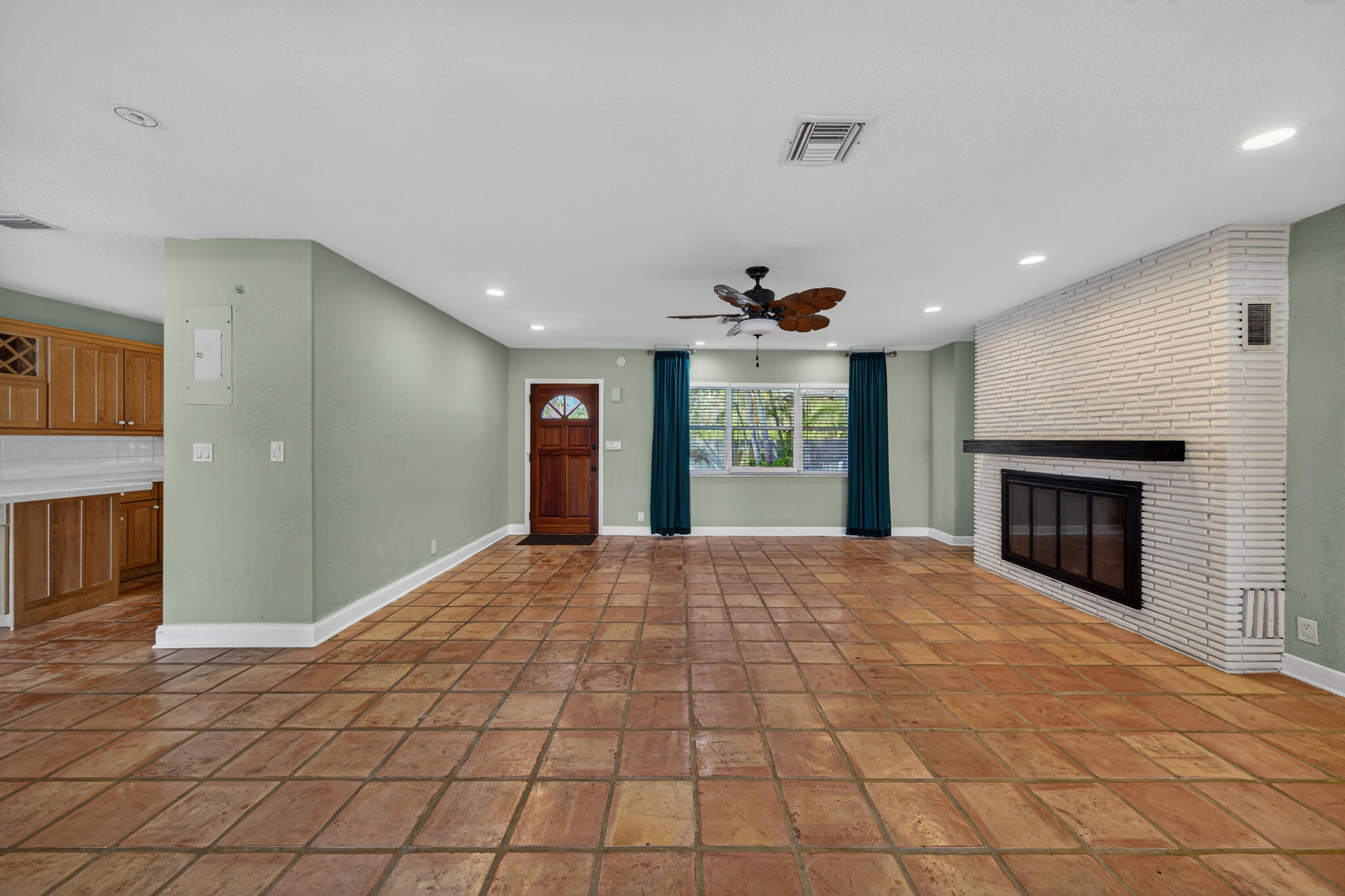 HILLSBORO HARBOR - Residential Lease