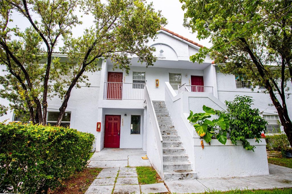 Photo of 4295 NW 114th Terrace #4295, Coral Springs, FL 33065 (MLS # F10523306)