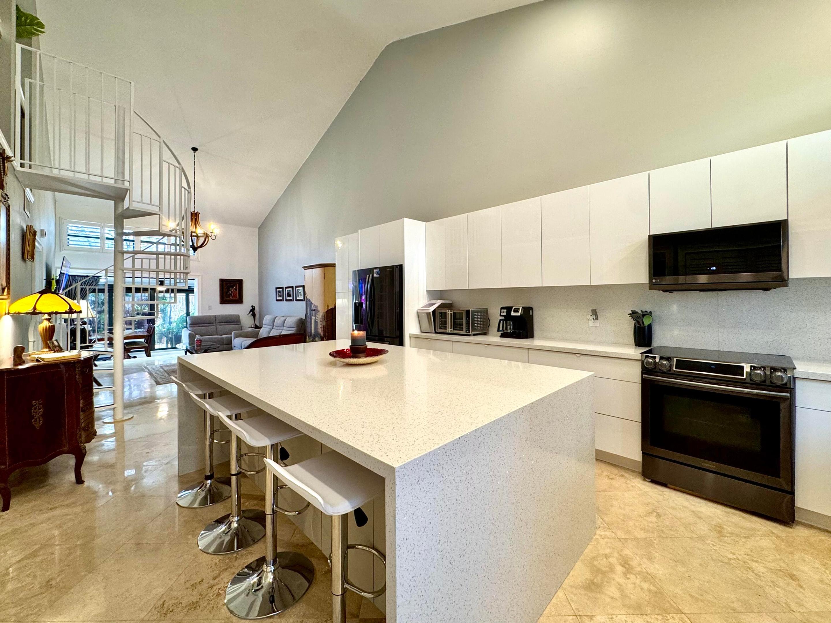 LOFTS OF OAKLAND - Residential