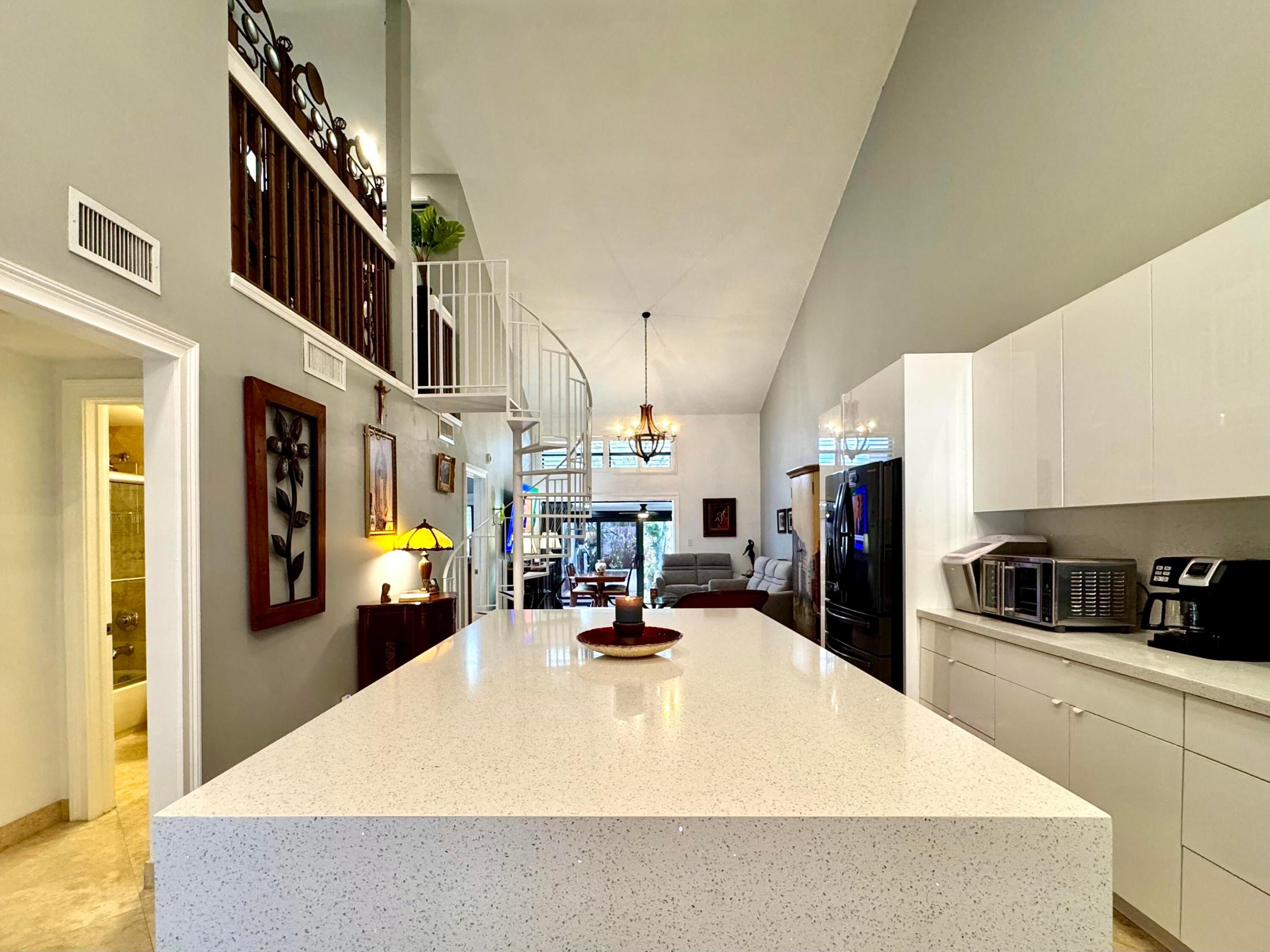 LOFTS OF OAKLAND - Residential