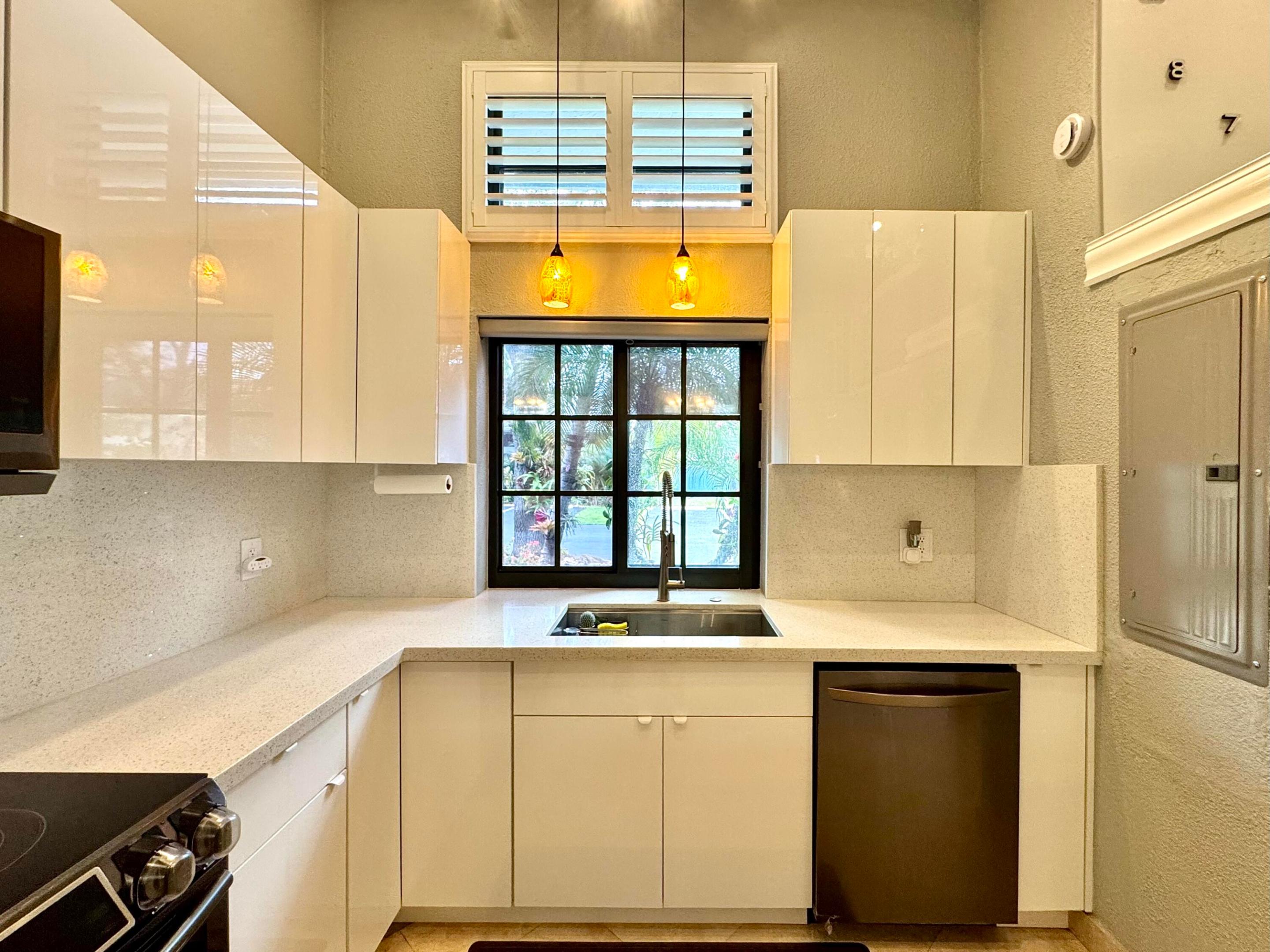 LOFTS OF OAKLAND - Residential