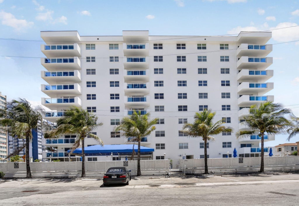 Photo of 1701 S OCEAN Drive #902, Hollywood, FL 33019 (MLS # B26075478)