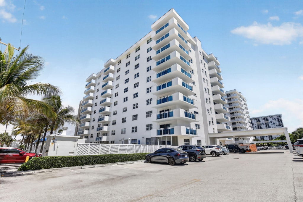 Photo of 1701 S OCEAN Drive #902, Hollywood, FL 33019 (MLS # B26075478)