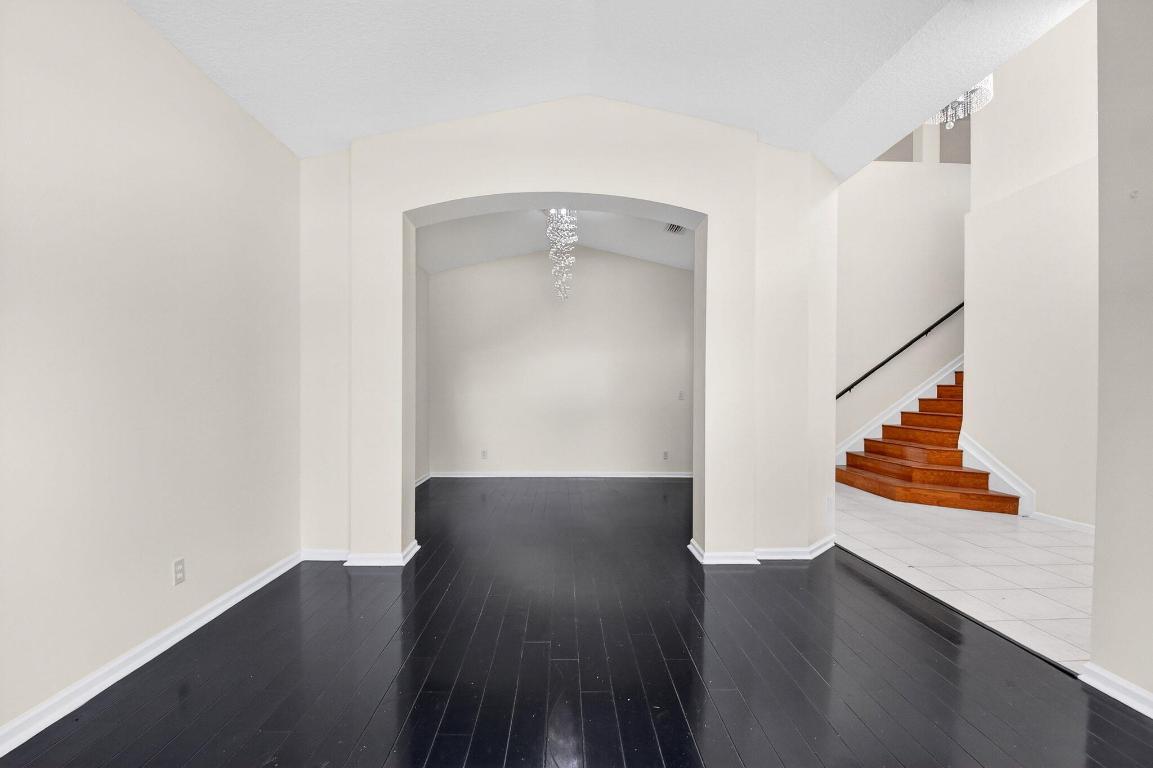 STONEHAVEN - Residential Lease