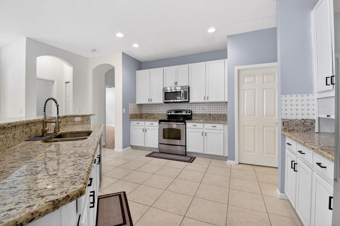 STONEHAVEN - Residential Lease