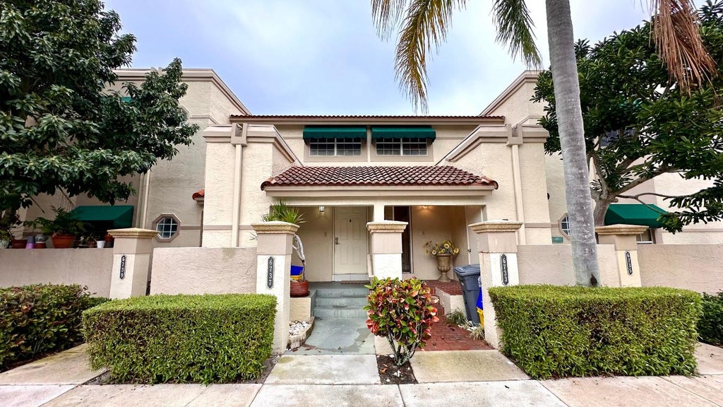 Photo of 6733 Via Regina, Boca Raton, FL 33433 (MLS # R10960982)