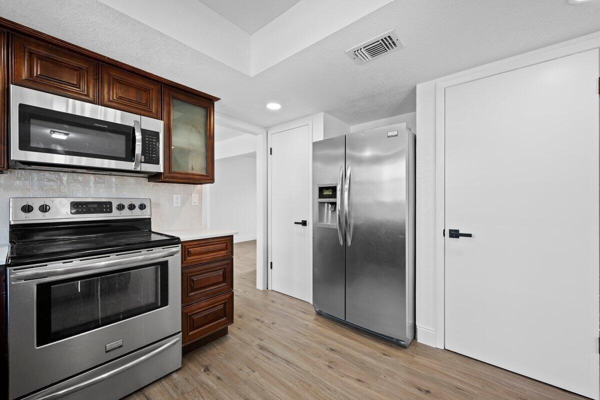 PORT ST LUCIE SECTION 13 - Residential Lease