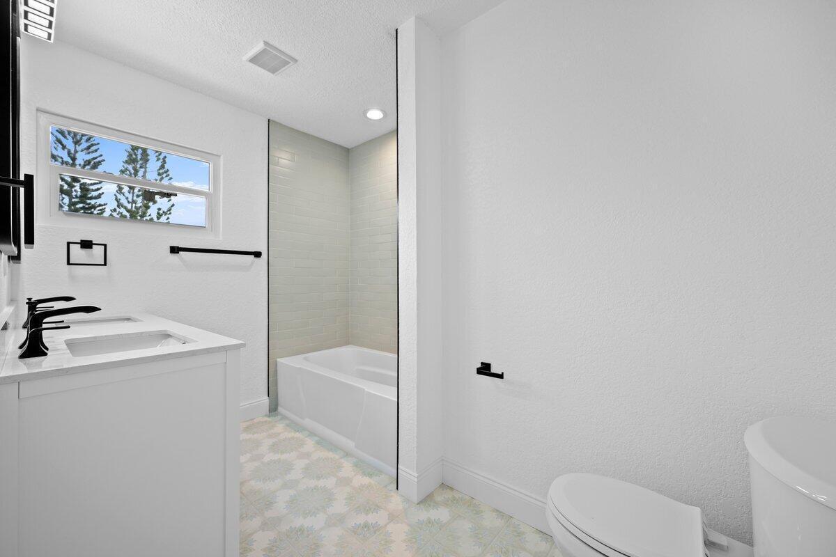 PORT ST LUCIE SECTION 13 - Residential Lease