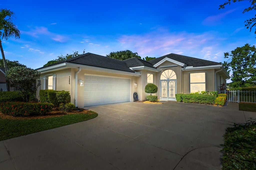 Photo of 7580 SE Autumn Lane, Hobe Sound, FL 33455 (MLS # R10766271)