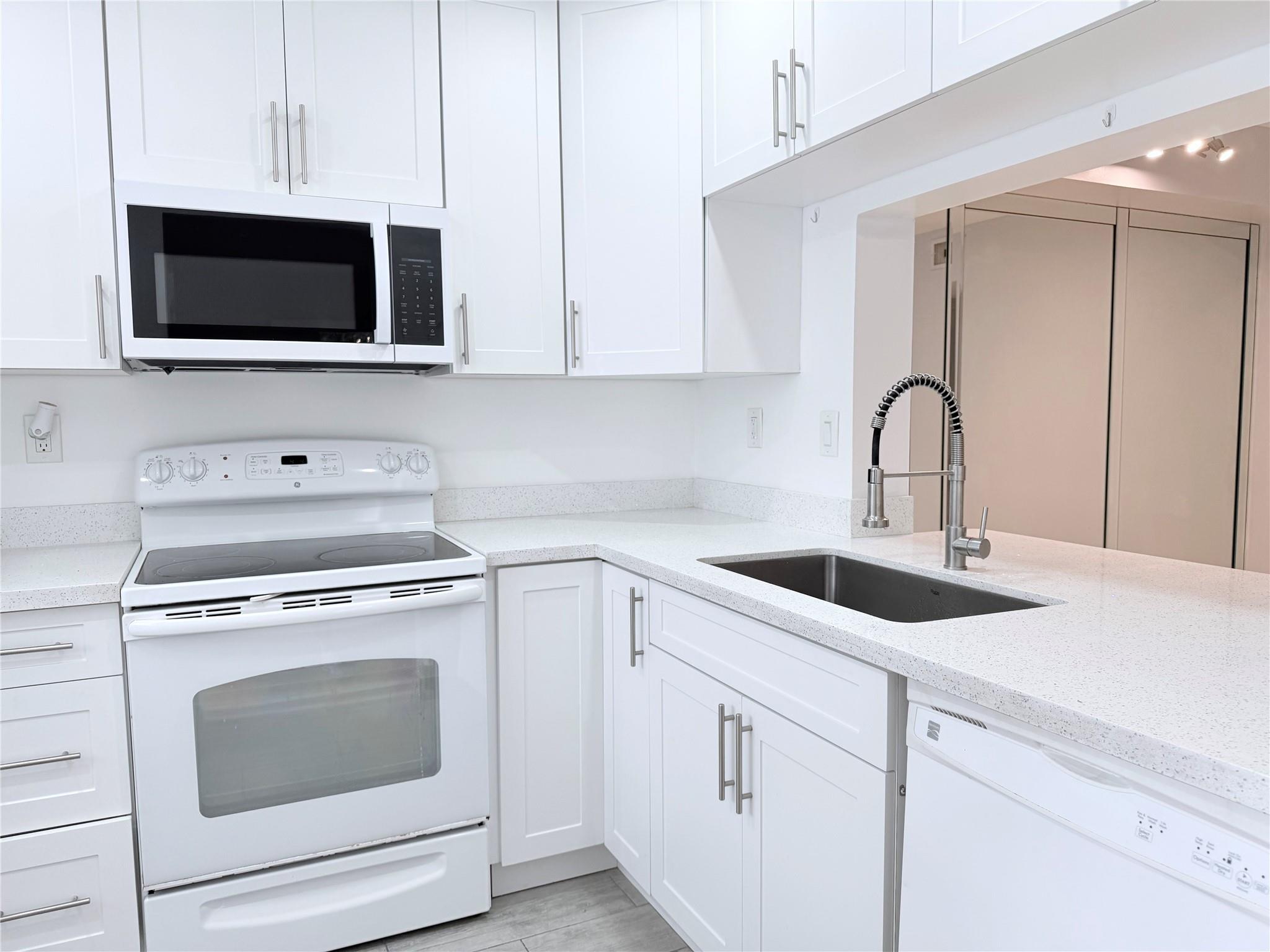 GARDENS NORTH FIVE CONDO - Residential Lease