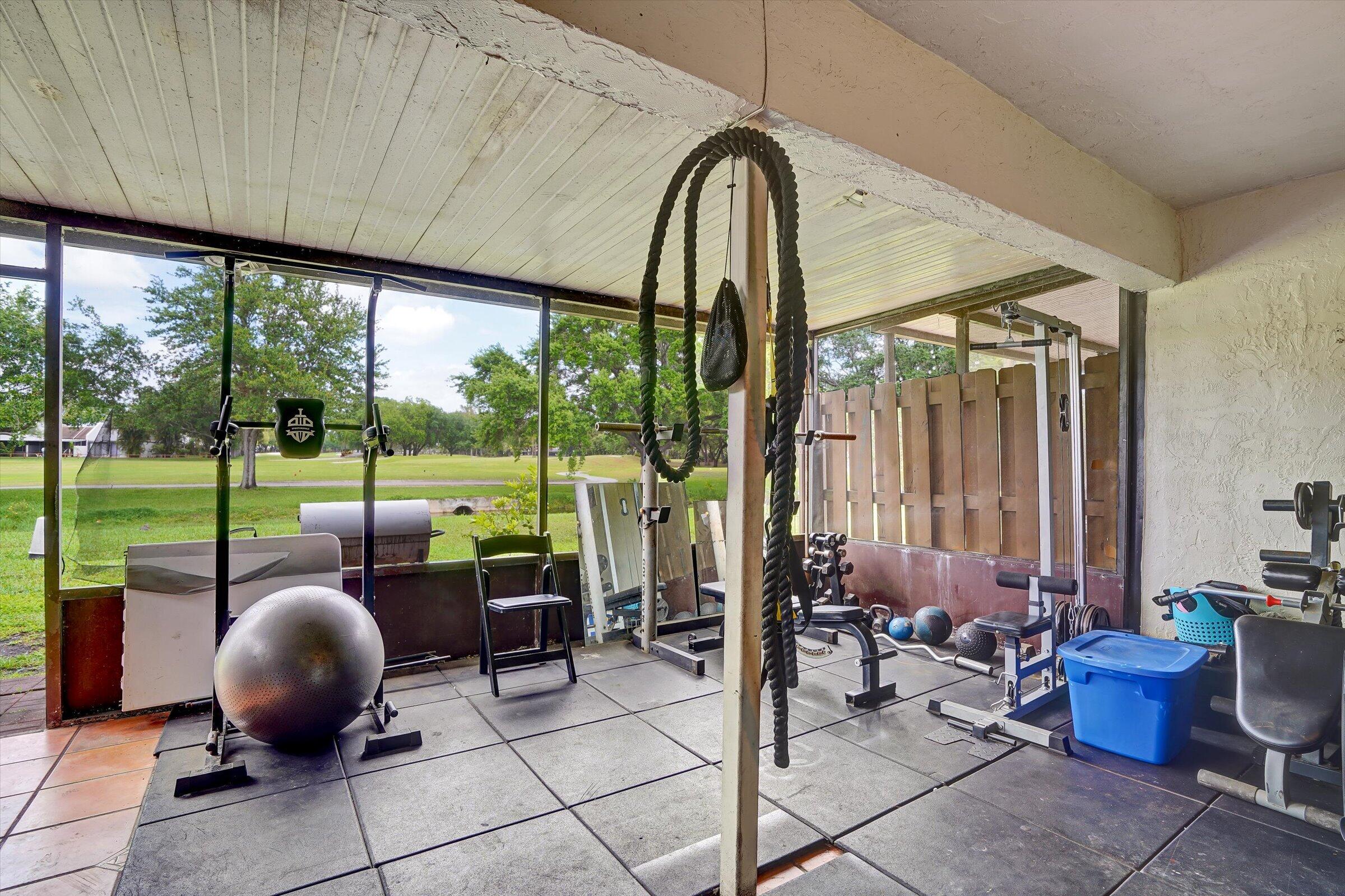 PEMBROKE POINTE SECTION THREE - Residential