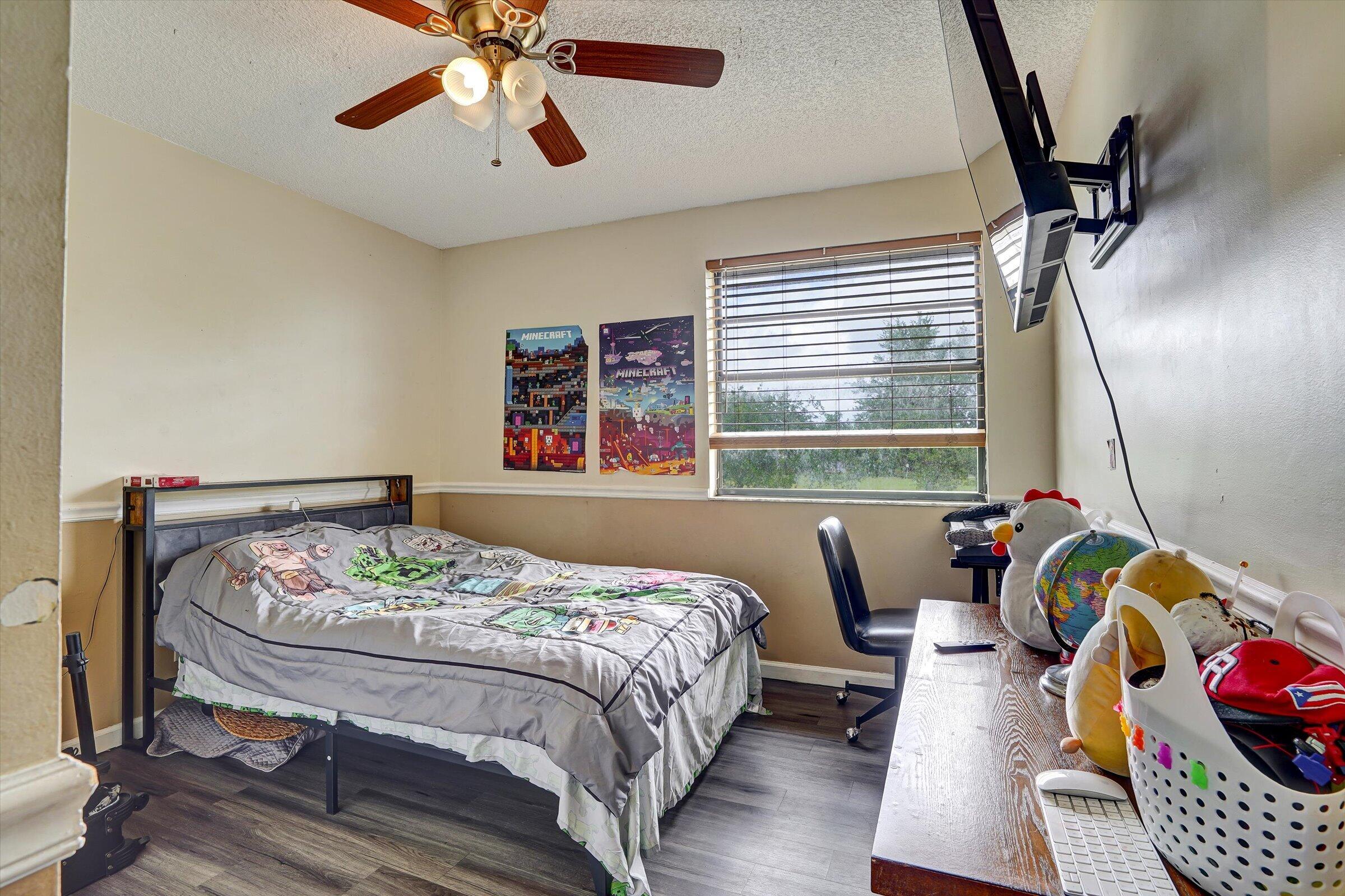 PEMBROKE POINTE SECTION THREE - Residential