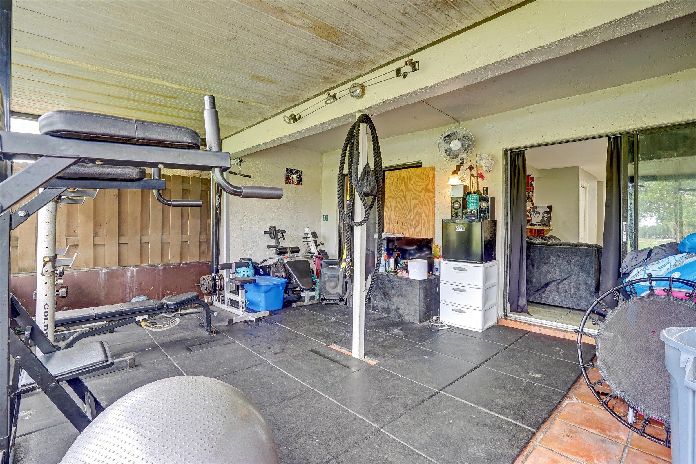 PEMBROKE POINTE SECTION THREE - Residential