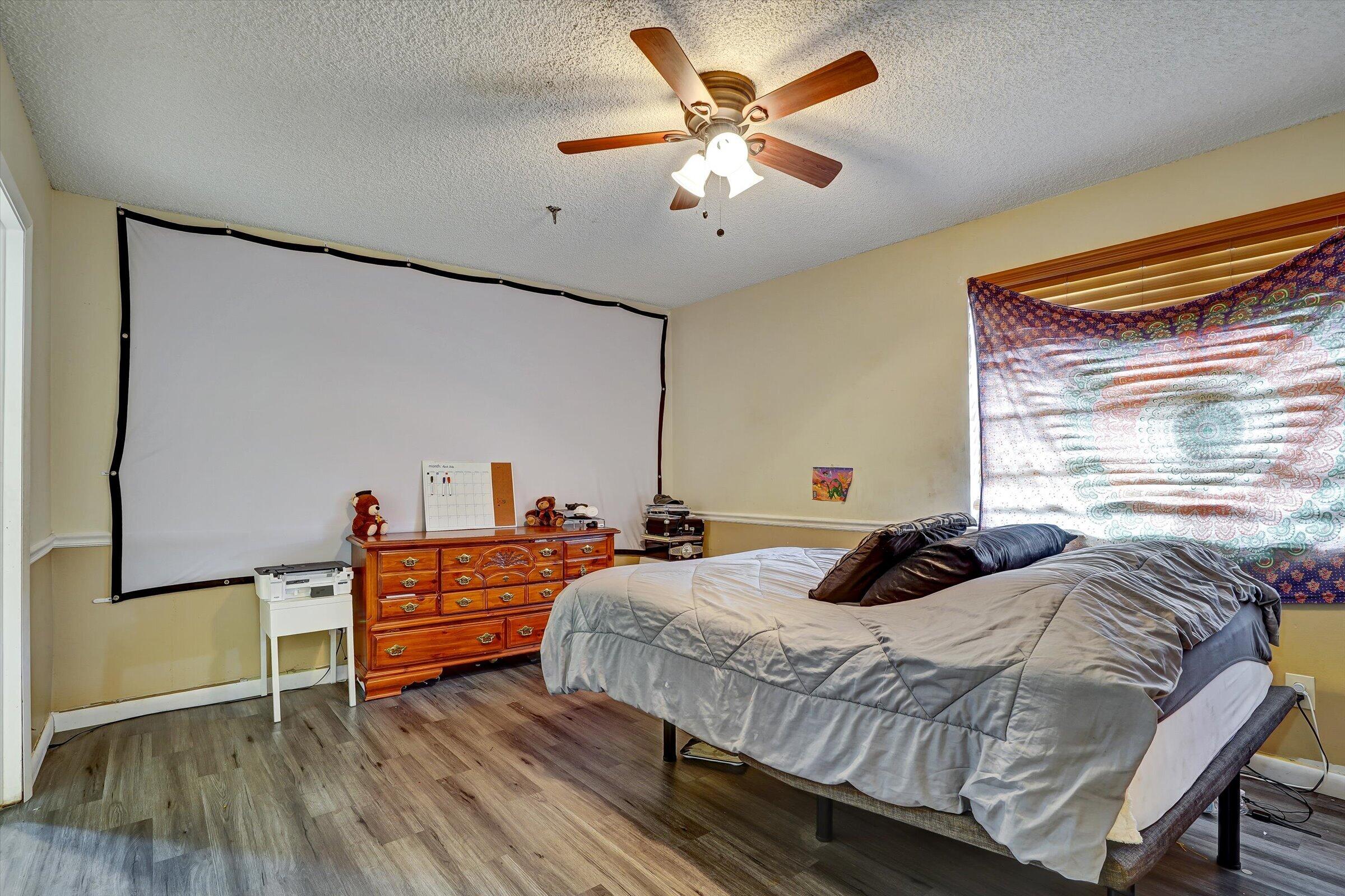 PEMBROKE POINTE SECTION THREE - Residential