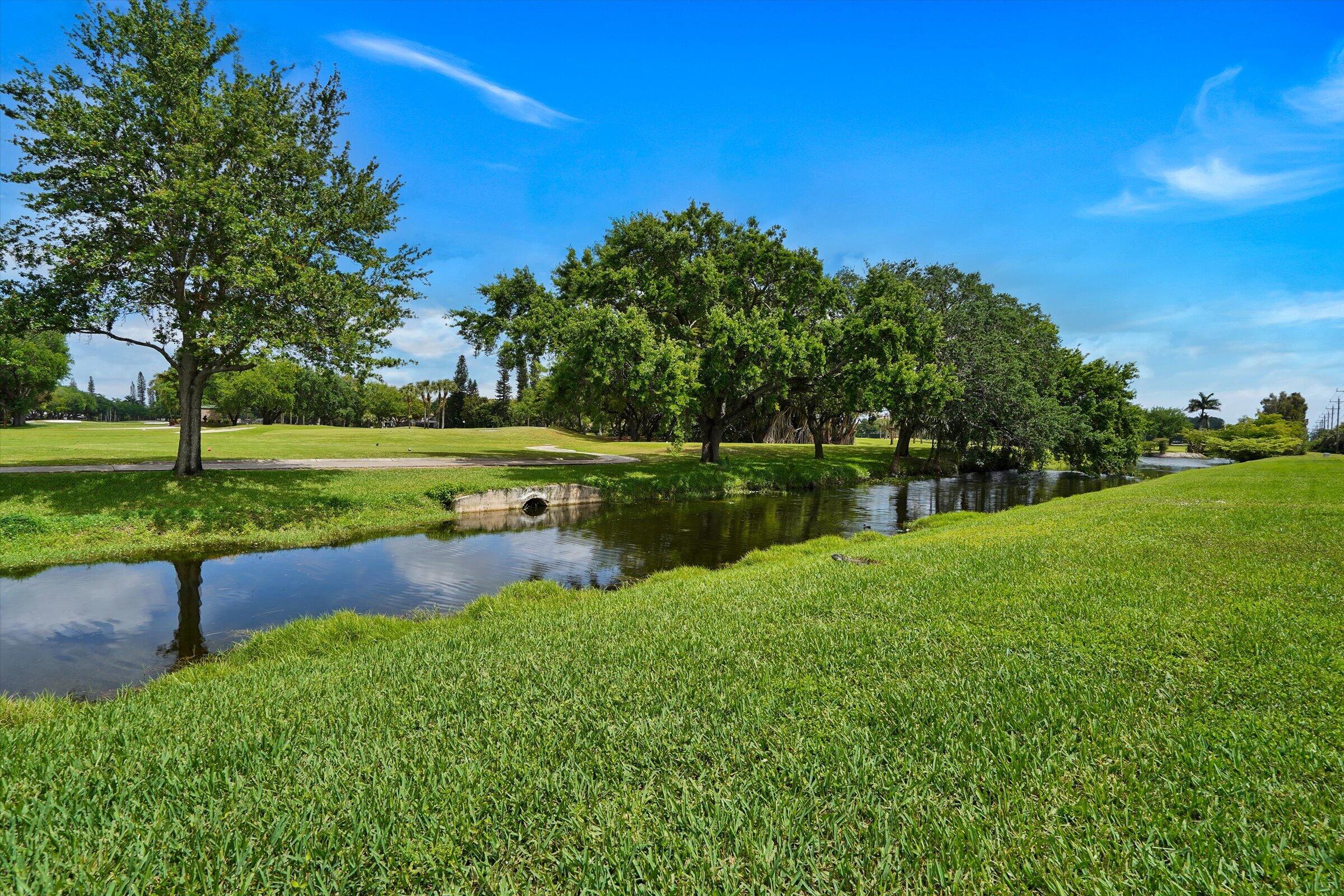 PEMBROKE POINTE SECTION THREE - Residential