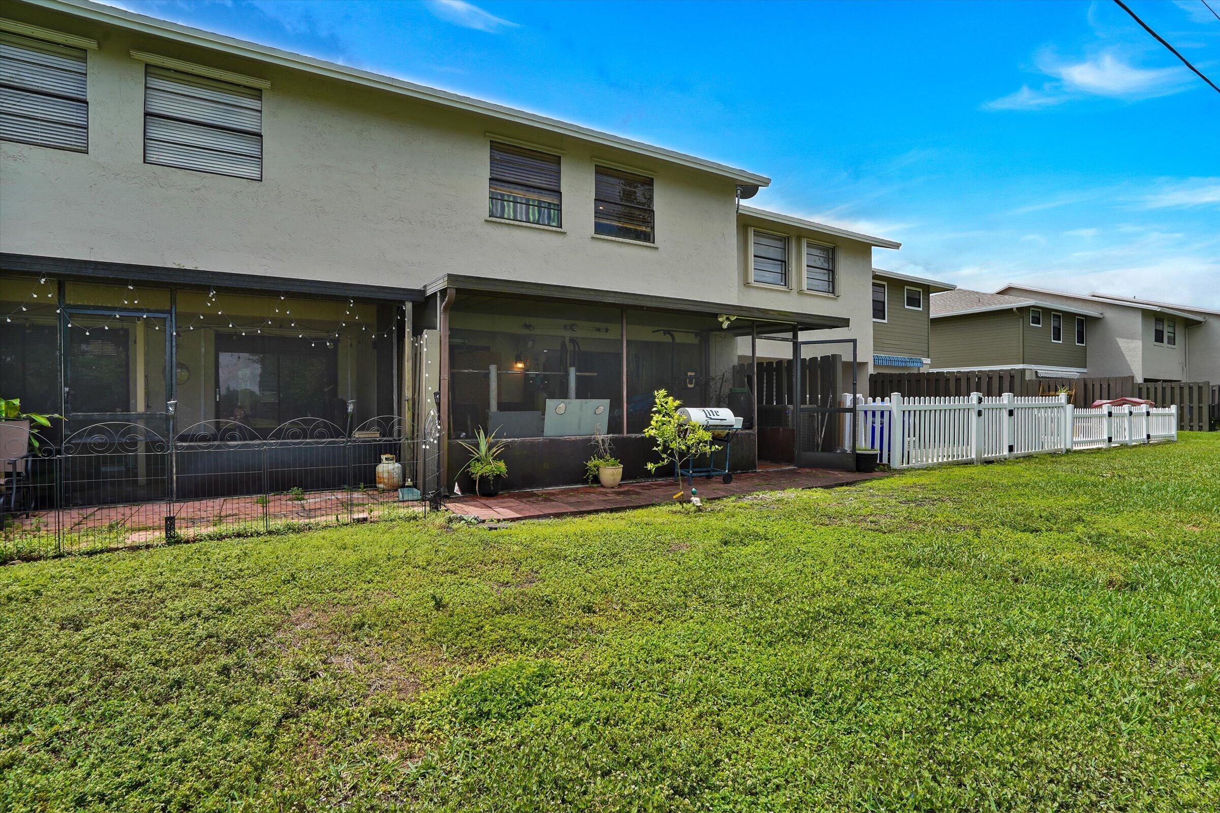 PEMBROKE POINTE SECTION THREE - Residential