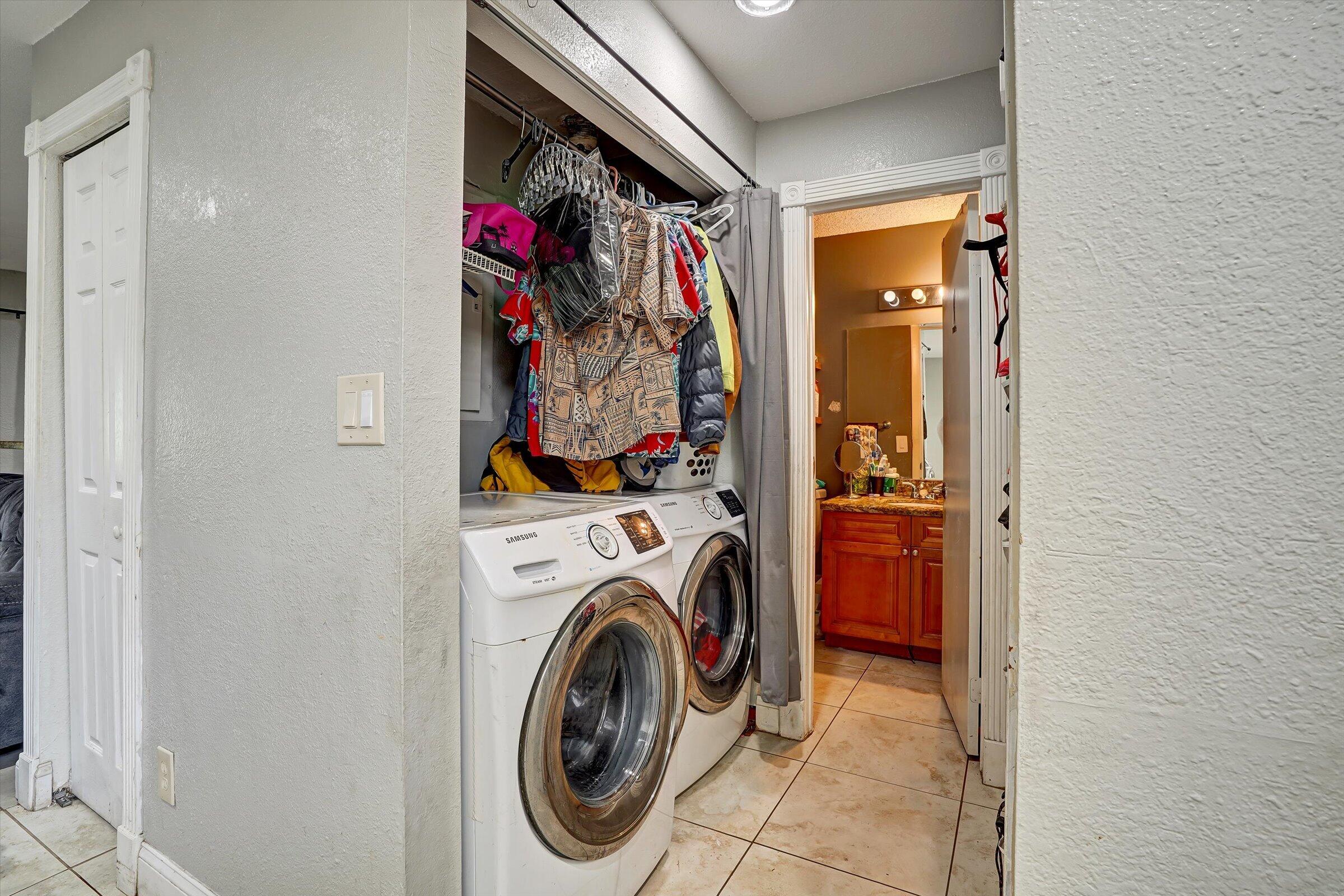 PEMBROKE POINTE SECTION THREE - Residential