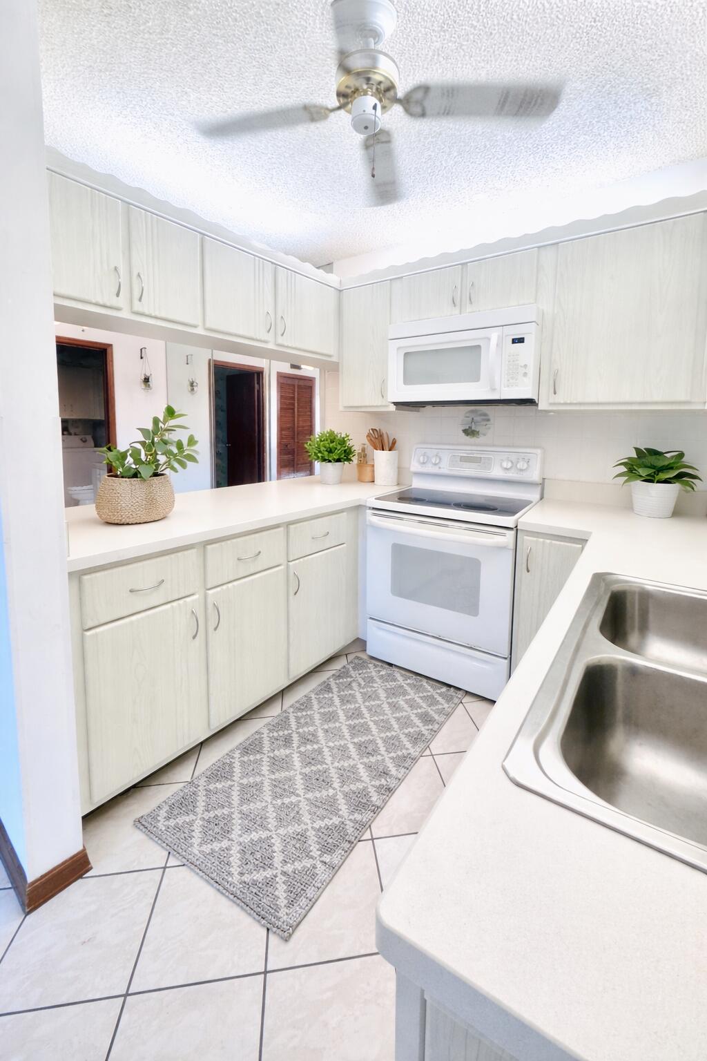 CAMELOT GARDENS PHASES 1 THRU 11 - Residential