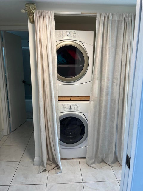 Tiny photo for 3871 VIA POINCIANA #402, Lake Worth, FL 33467 (MLS # B26089791)
