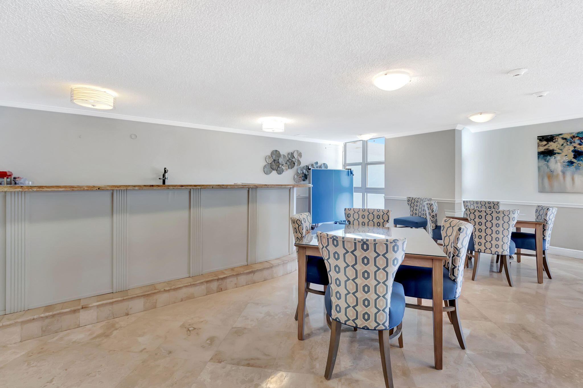COASTAL HOUSE CONDO - Residential