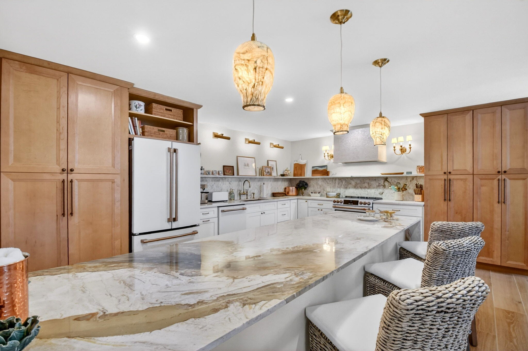 COASTAL HOUSE CONDO - Residential