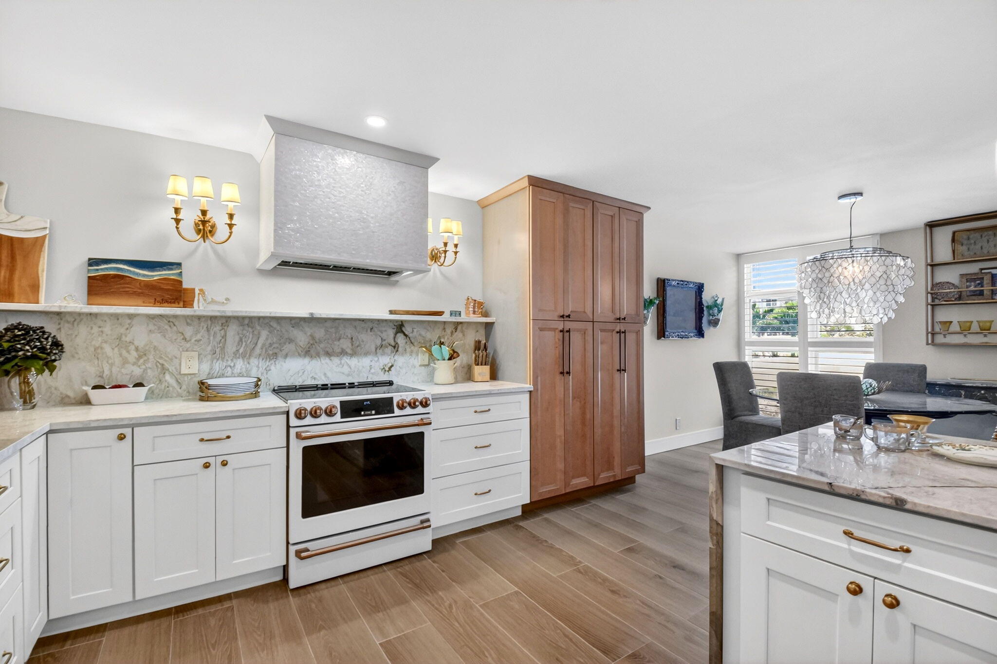 COASTAL HOUSE CONDO - Residential