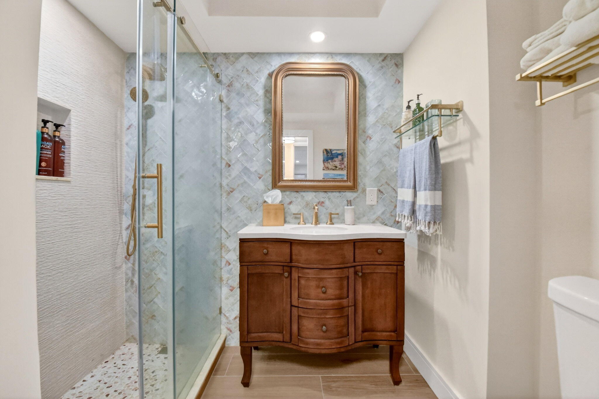 COASTAL HOUSE CONDO - Residential