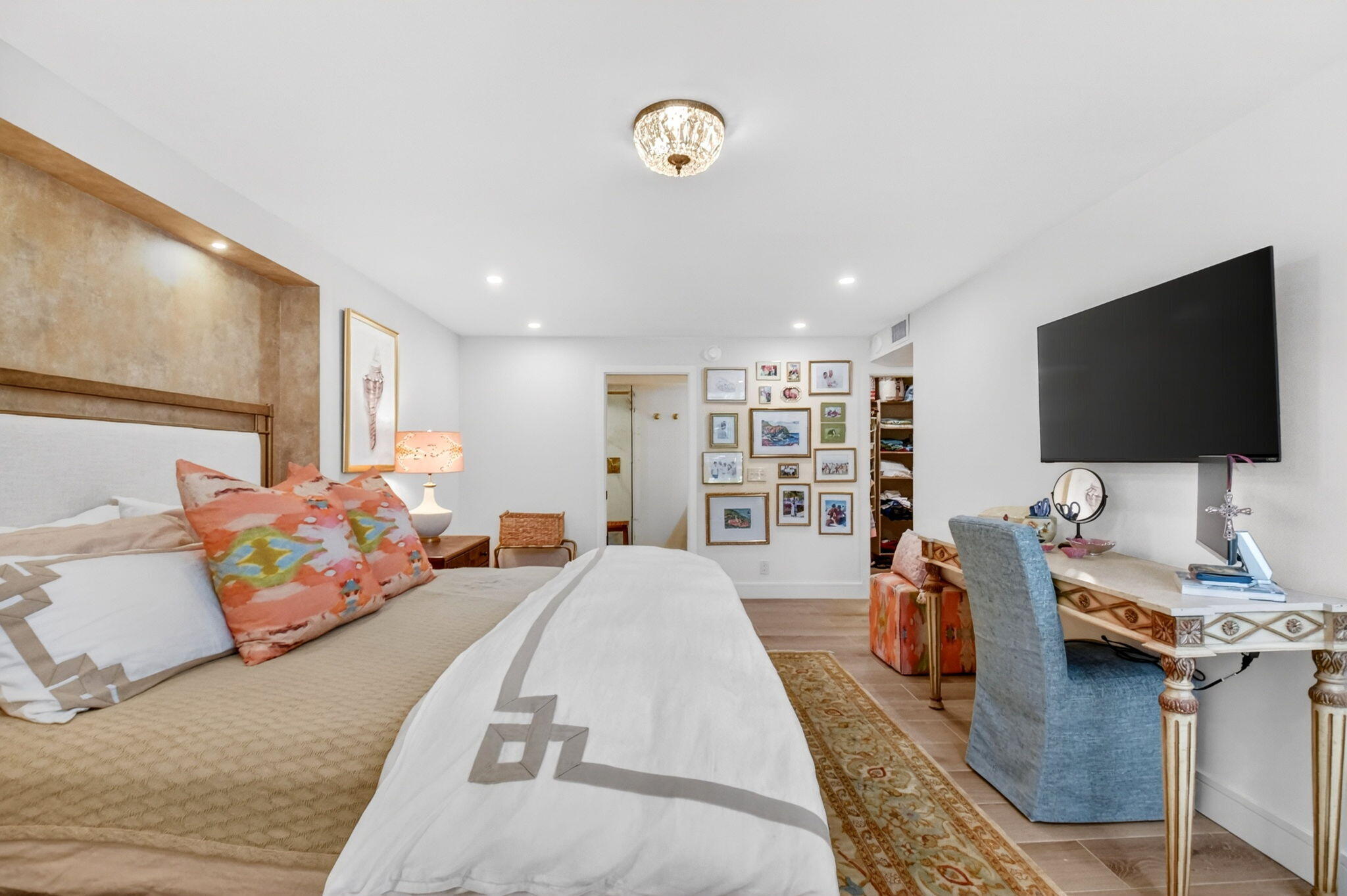 COASTAL HOUSE CONDO - Residential