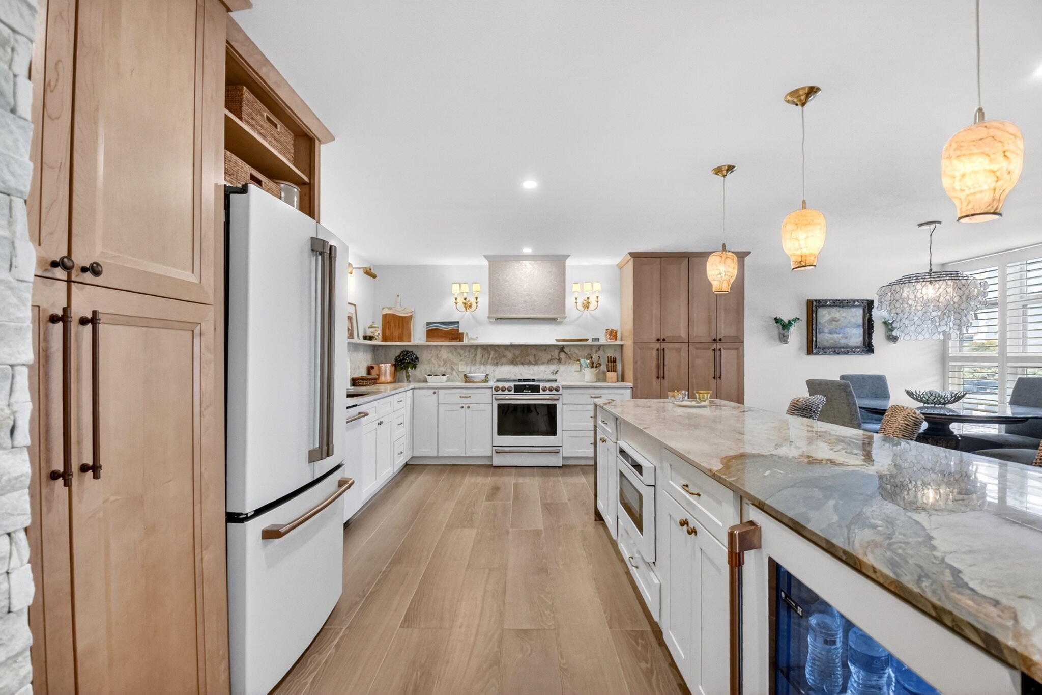 COASTAL HOUSE CONDO - Residential