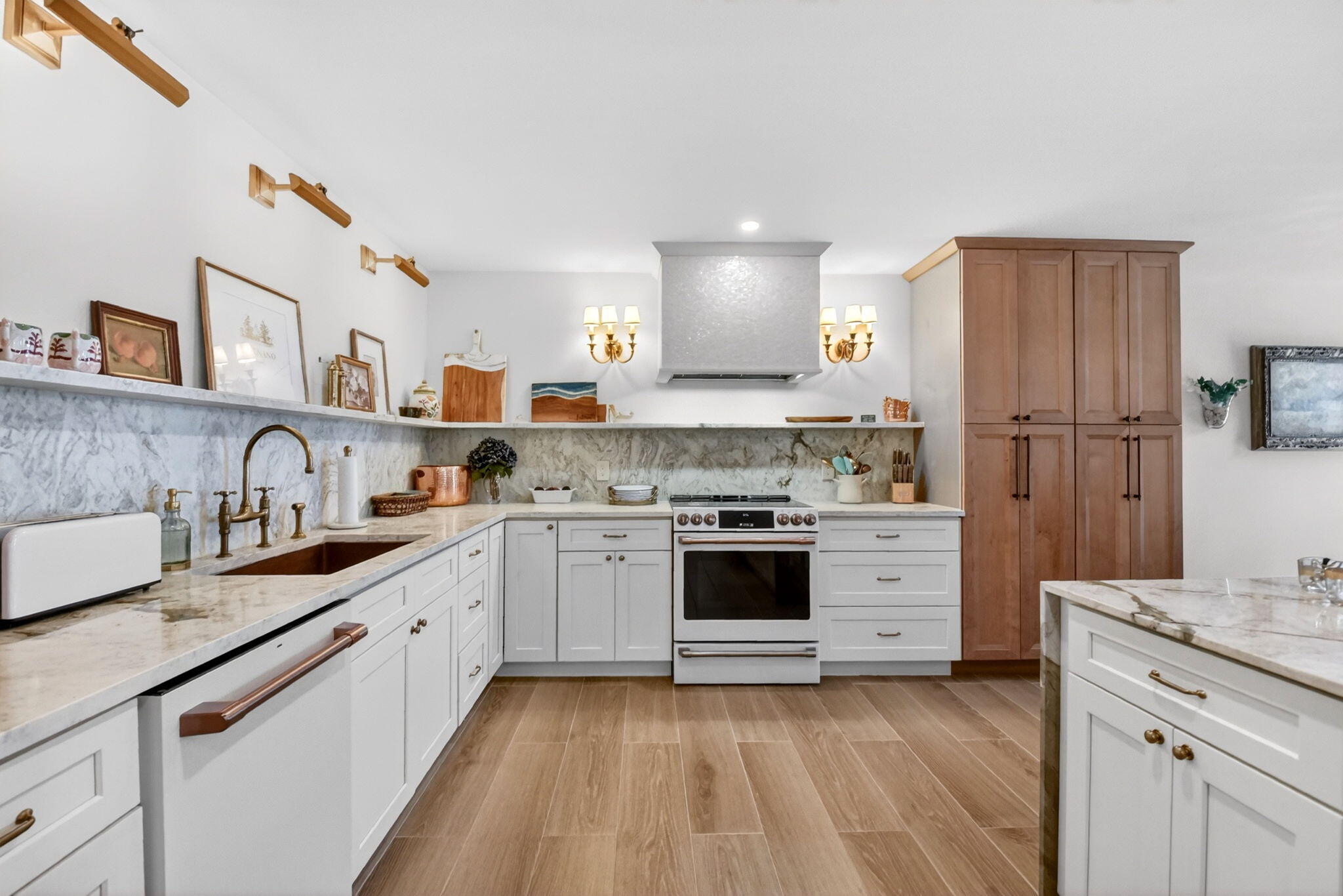 COASTAL HOUSE CONDO - Residential
