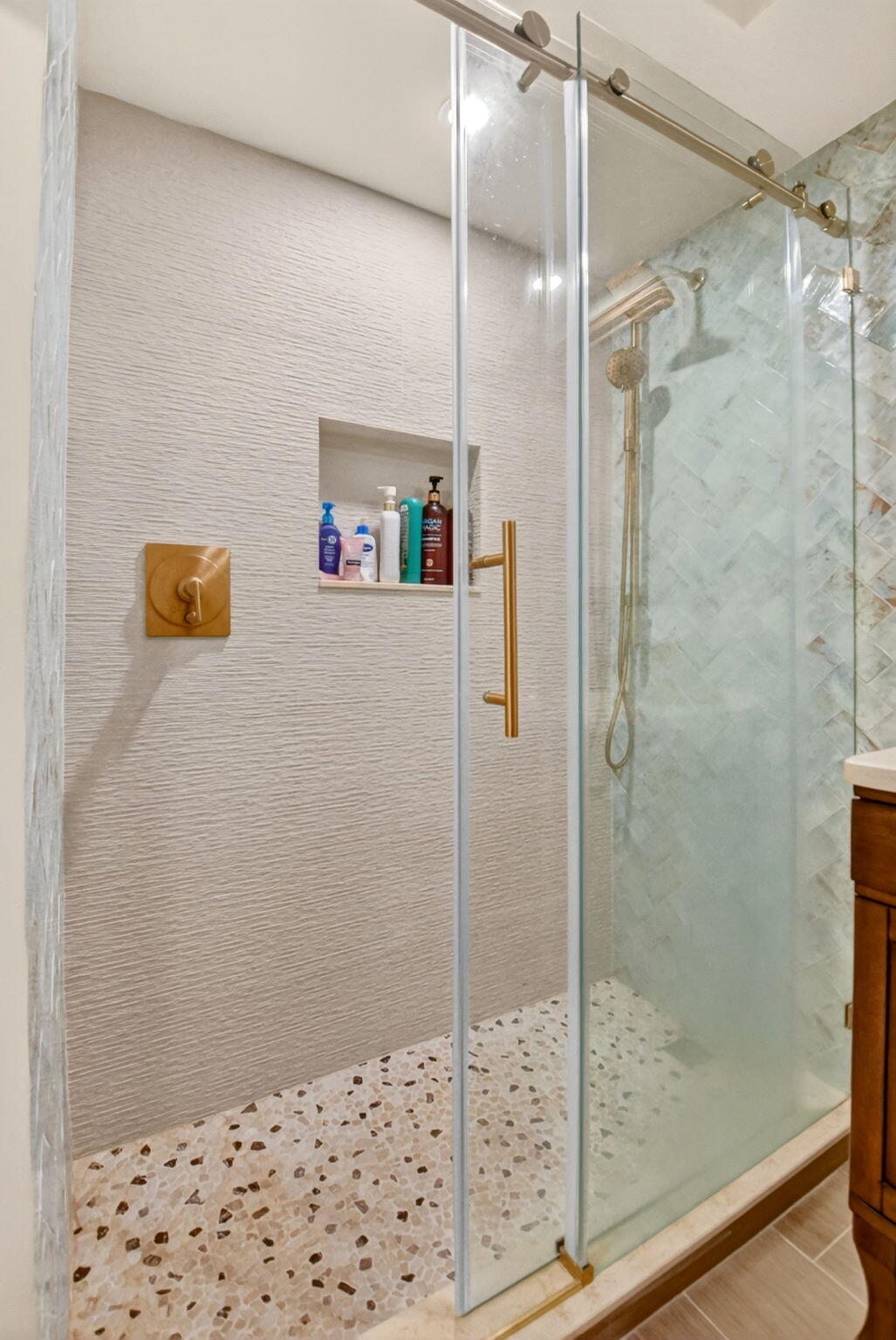 COASTAL HOUSE CONDO - Residential