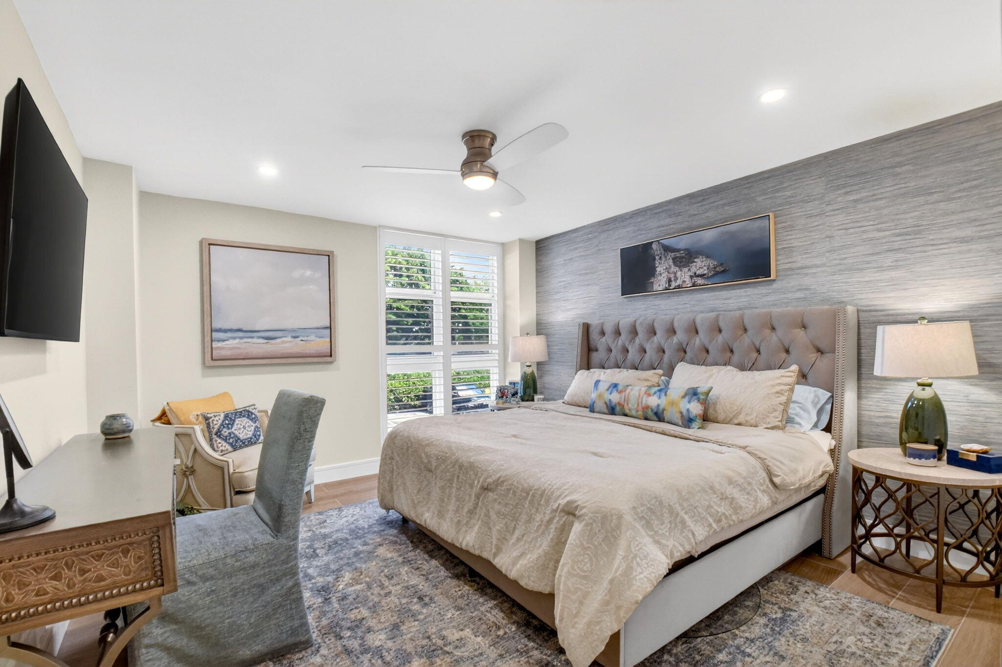 COASTAL HOUSE CONDO - Residential