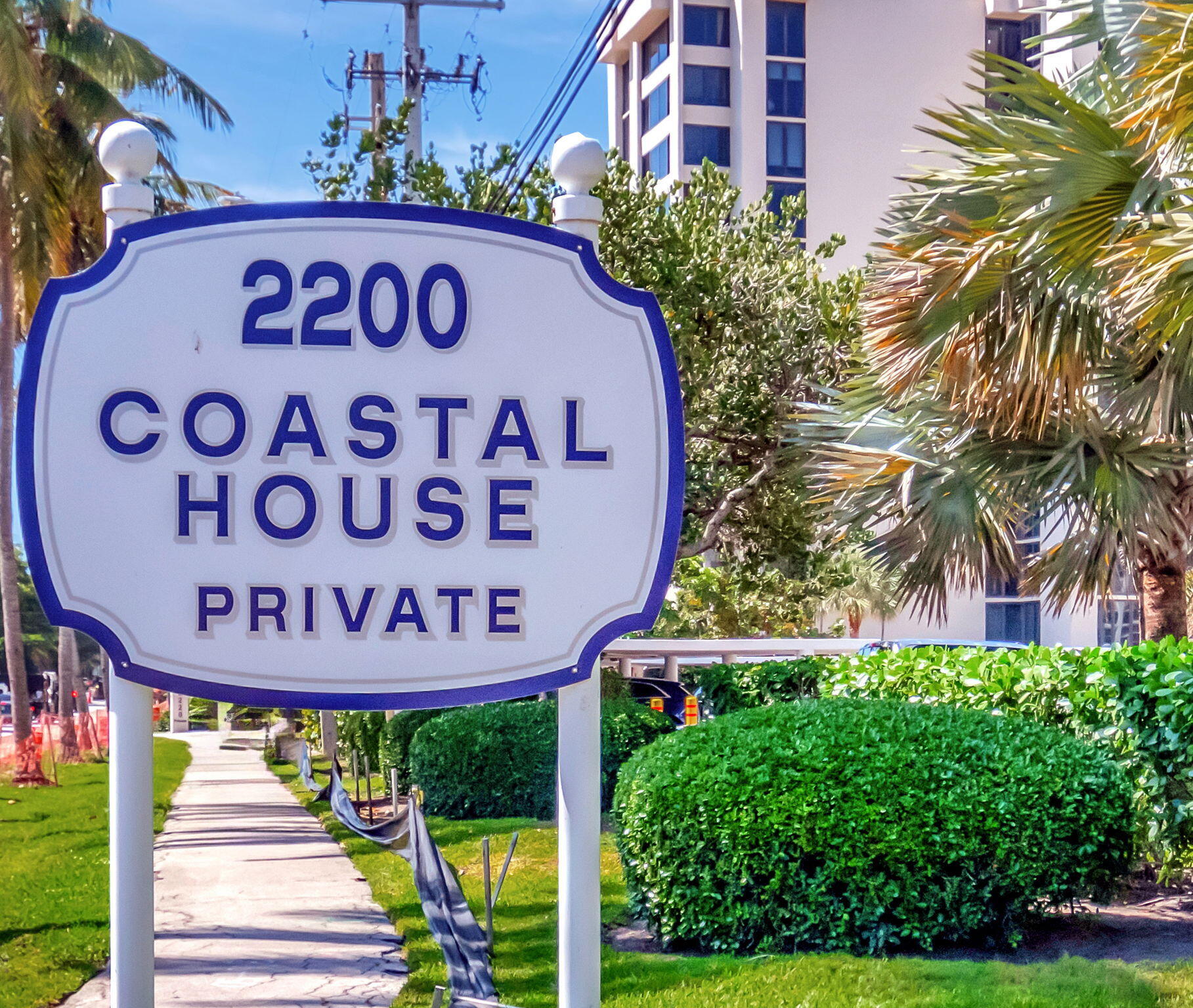 COASTAL HOUSE CONDO - Residential
