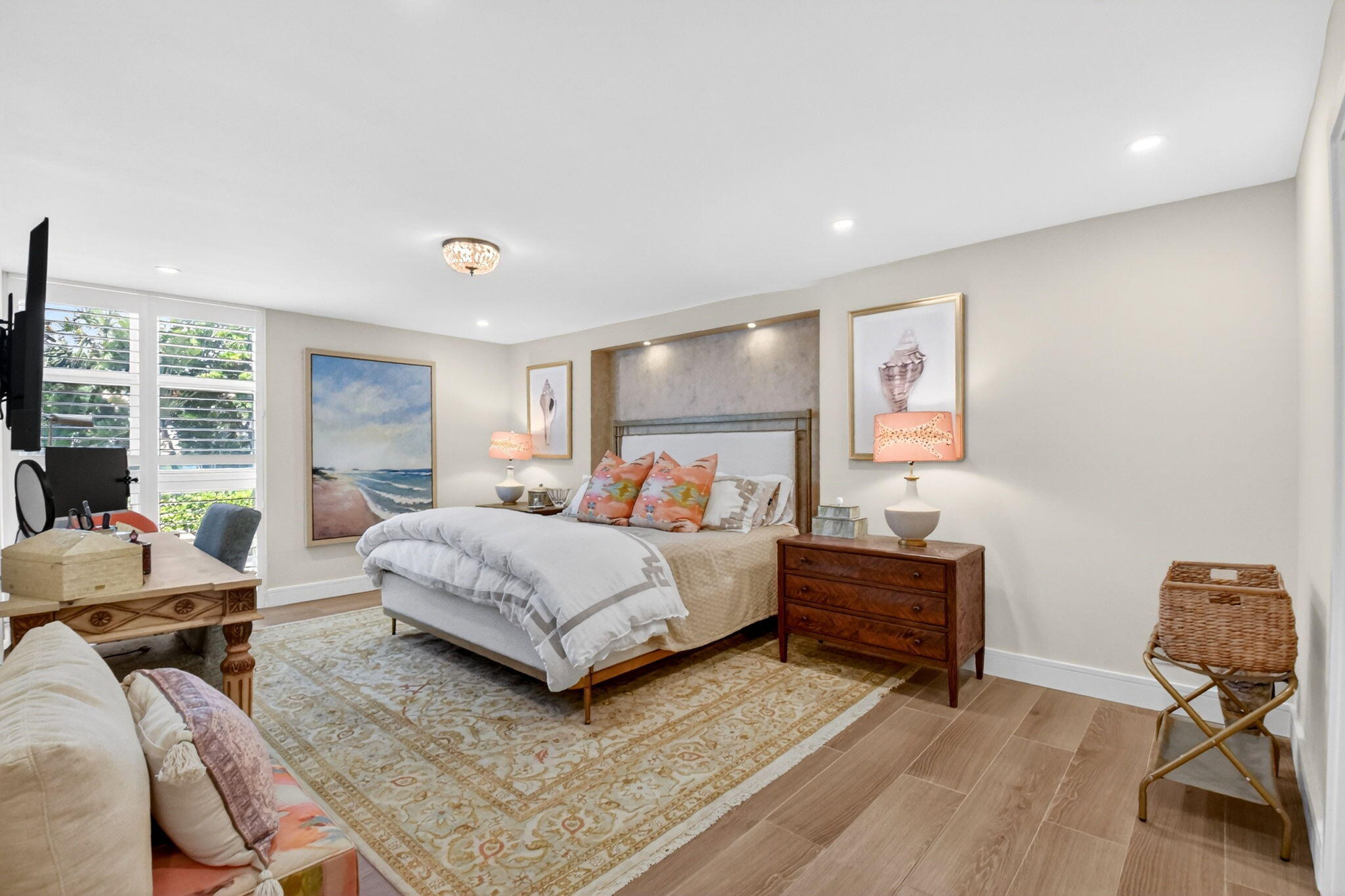 COASTAL HOUSE CONDO - Residential