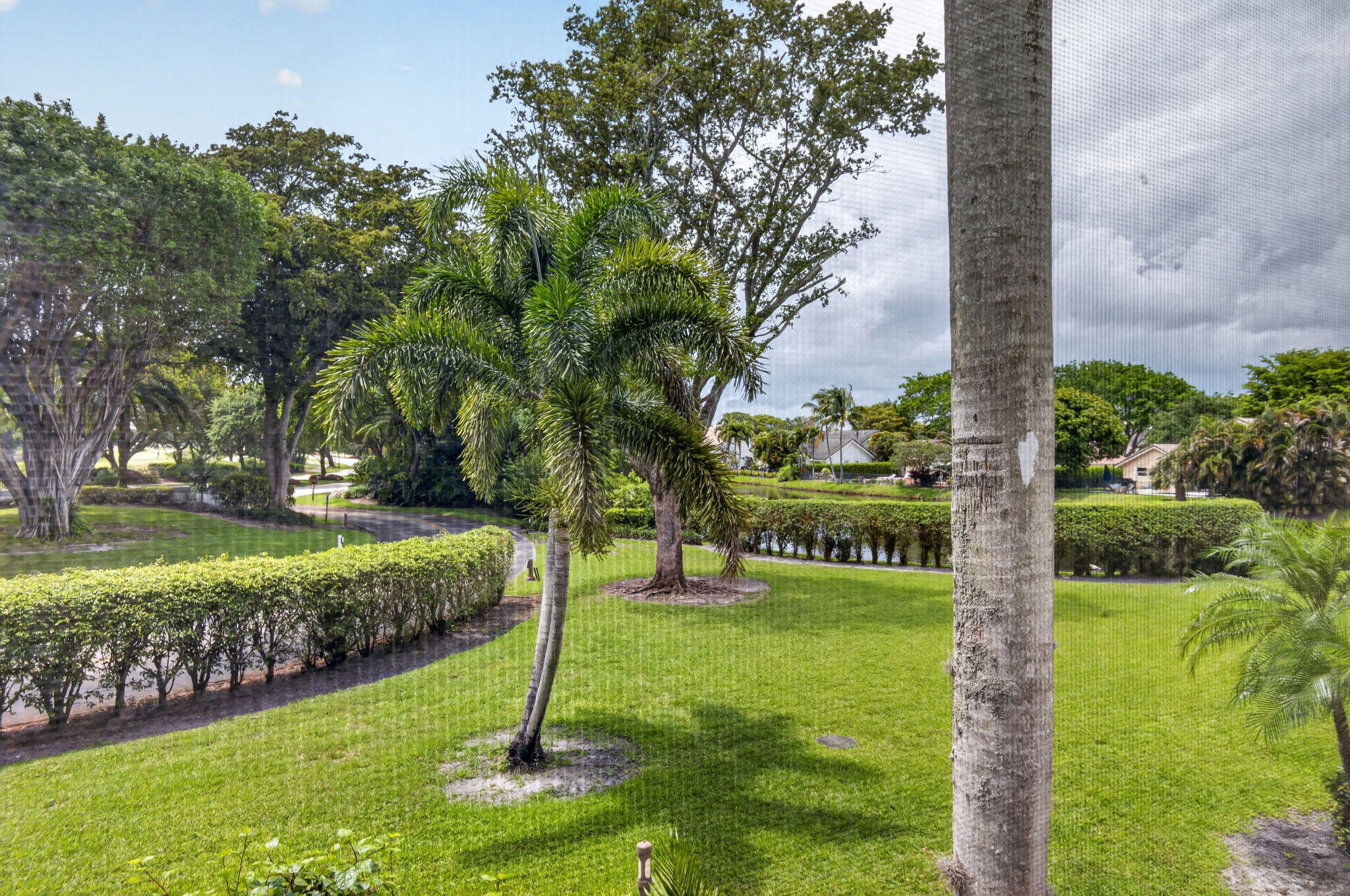 LAUREL OAKS & LAUREL OAKS CONDO - Residential