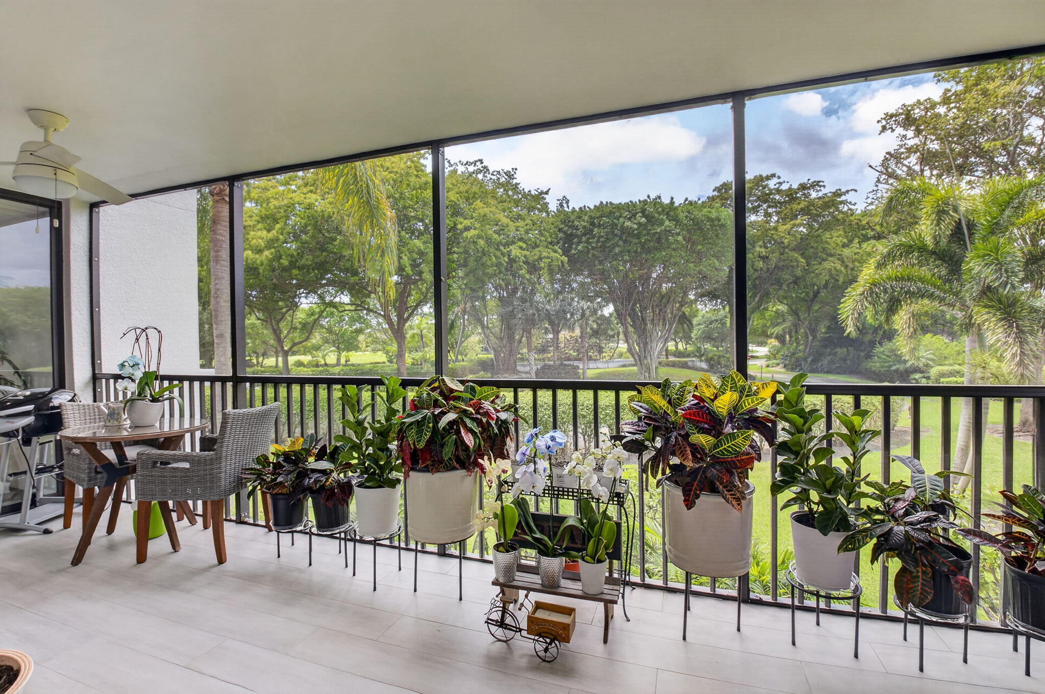 LAUREL OAKS & LAUREL OAKS CONDO - Residential