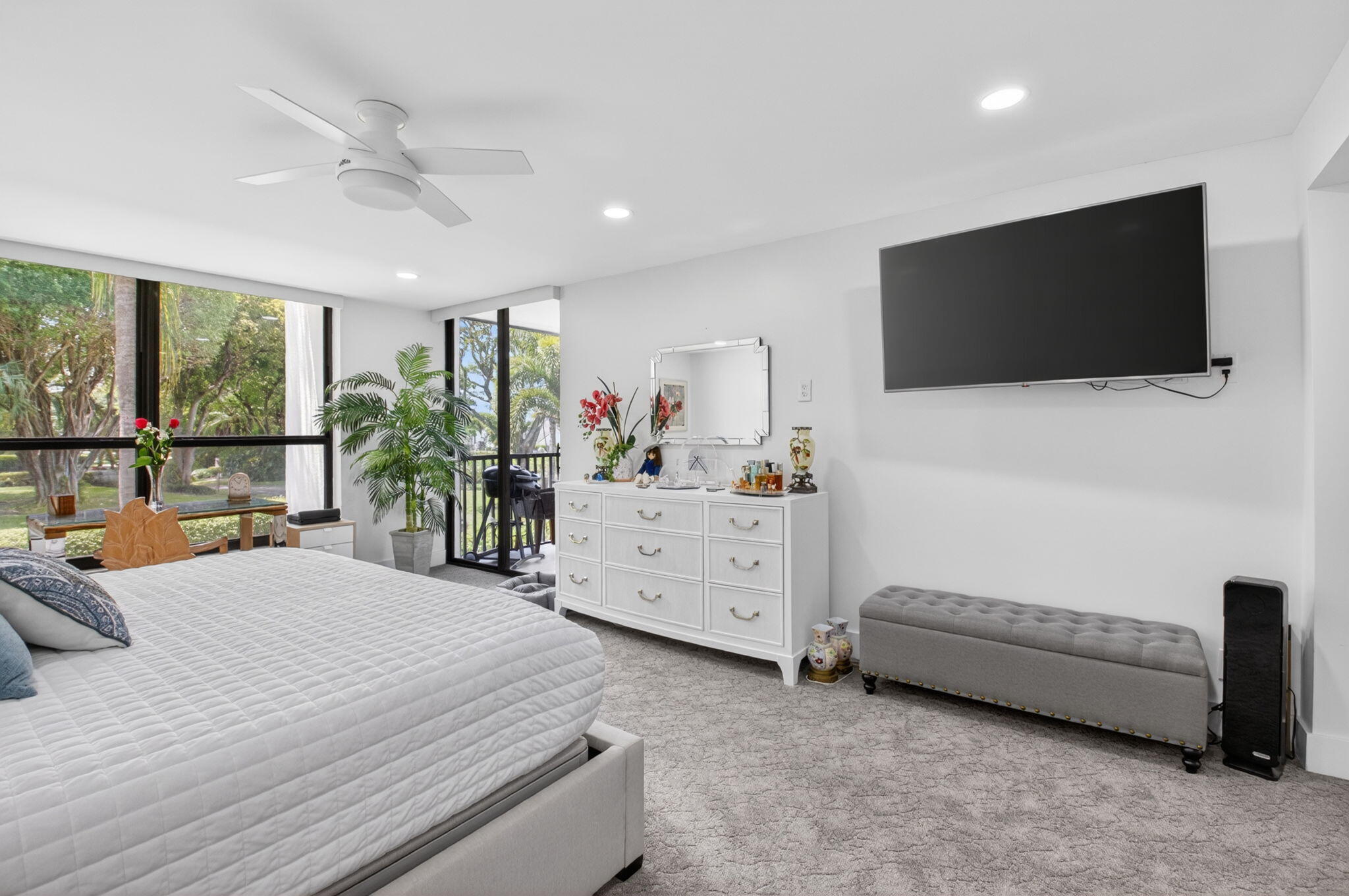 LAUREL OAKS & LAUREL OAKS CONDO - Residential