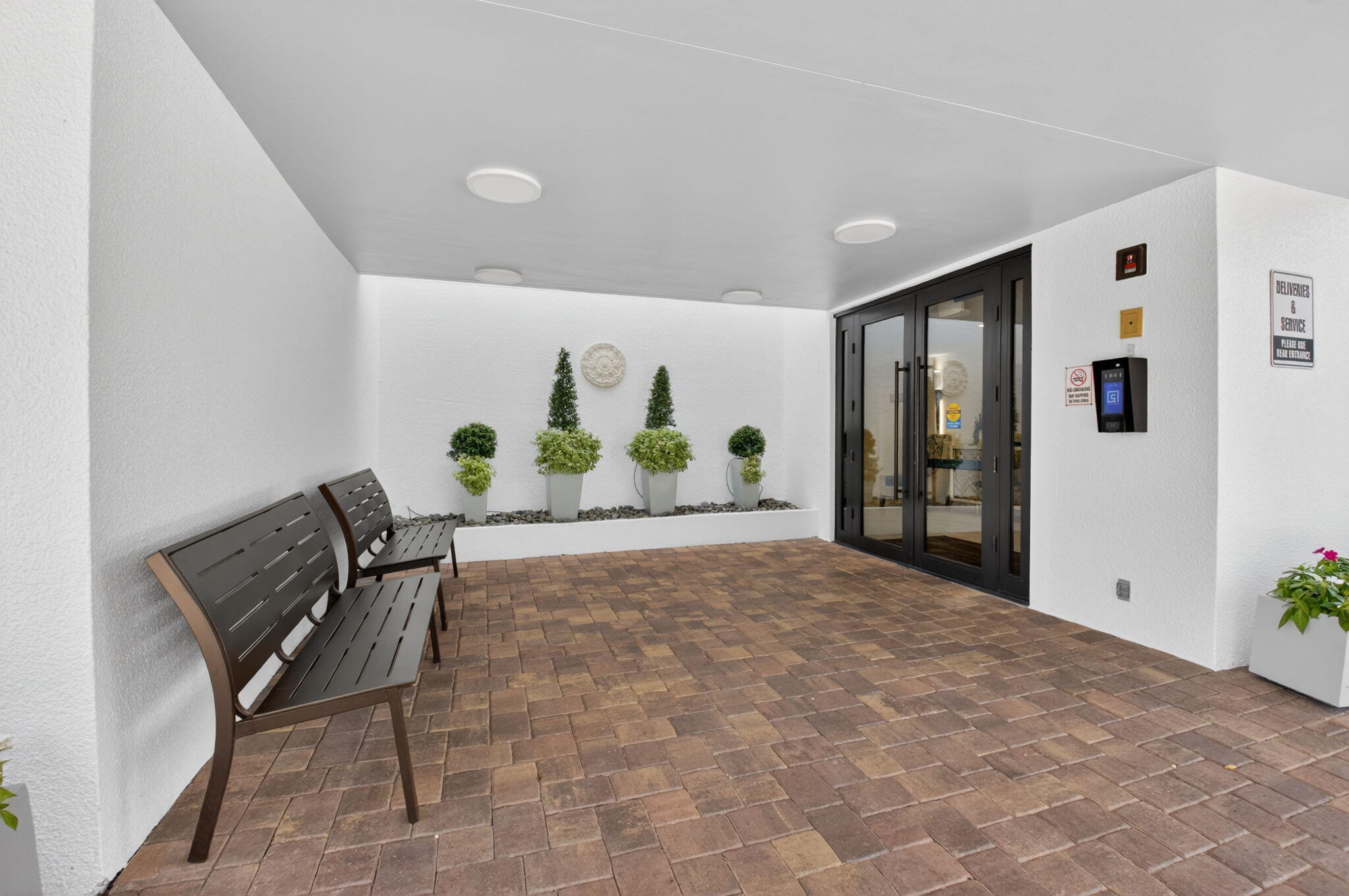 LAUREL OAKS & LAUREL OAKS CONDO - Residential