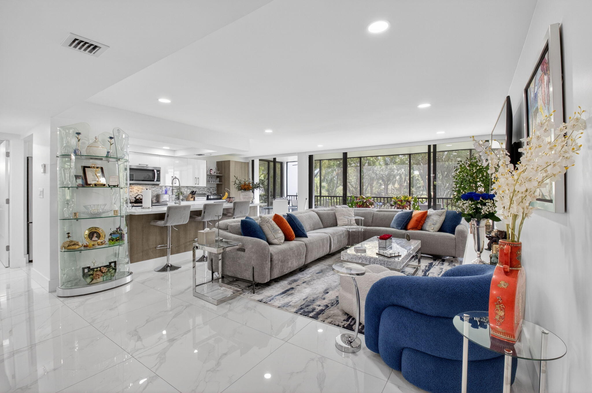 LAUREL OAKS & LAUREL OAKS CONDO - Residential